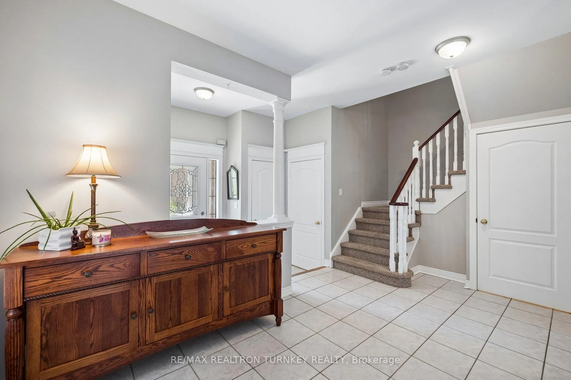 Photo 8 of 142 Denise Circle, Newmarket, Summerhill Estates — HOMEH