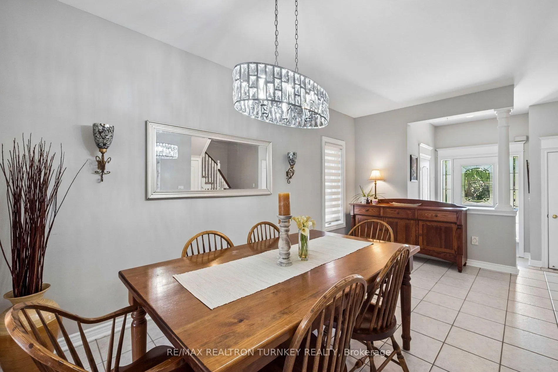 Photo 11 of 142 Denise Circle, Newmarket, Summerhill Estates — HOMEH