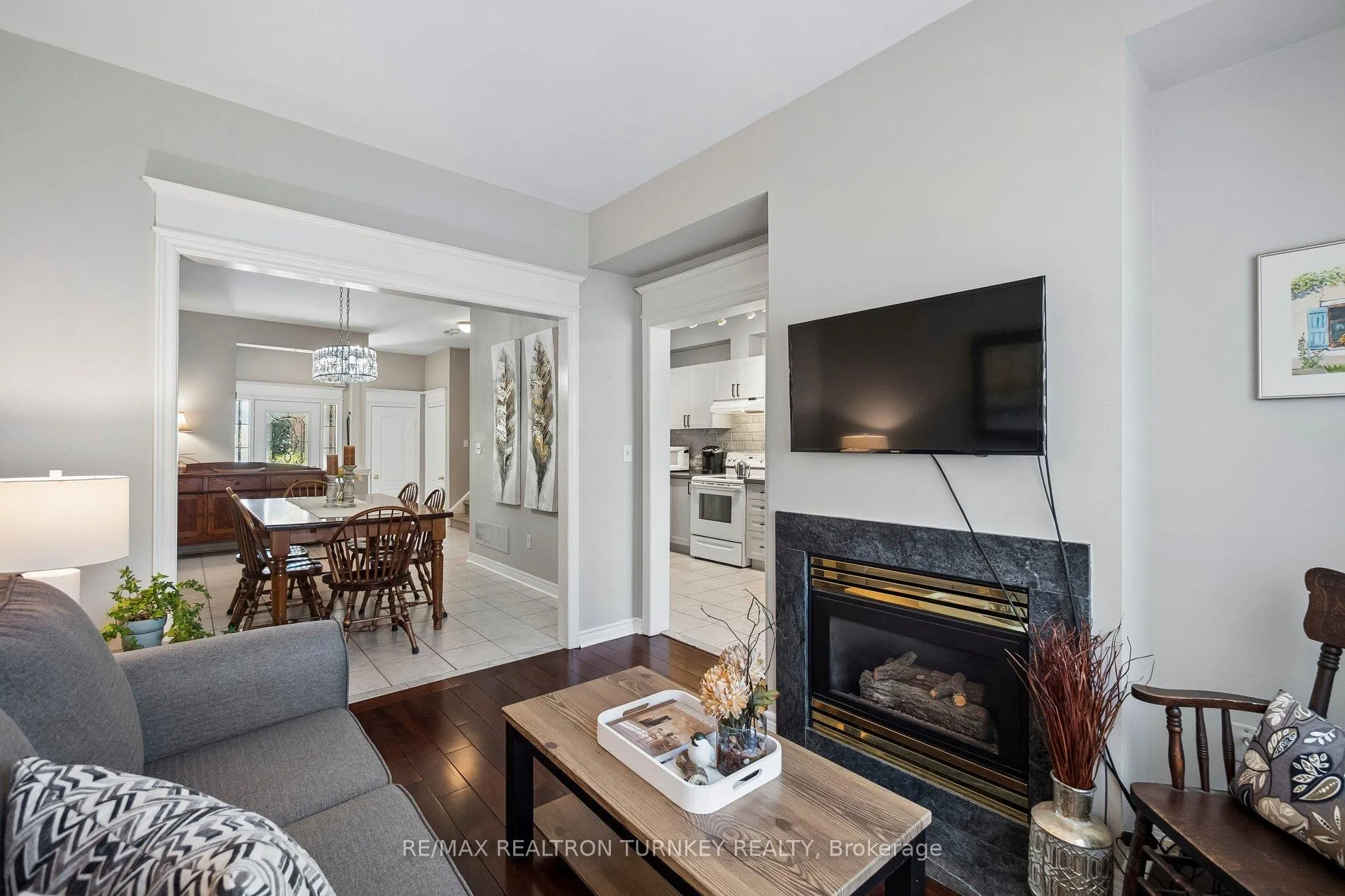 Photo 16 of 142 Denise Circle, Newmarket, Summerhill Estates — HOMEH