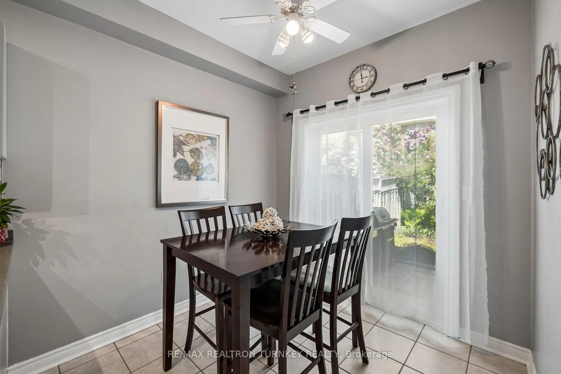 Photo 21 of 142 Denise Circle, Newmarket, Summerhill Estates — HOMEH