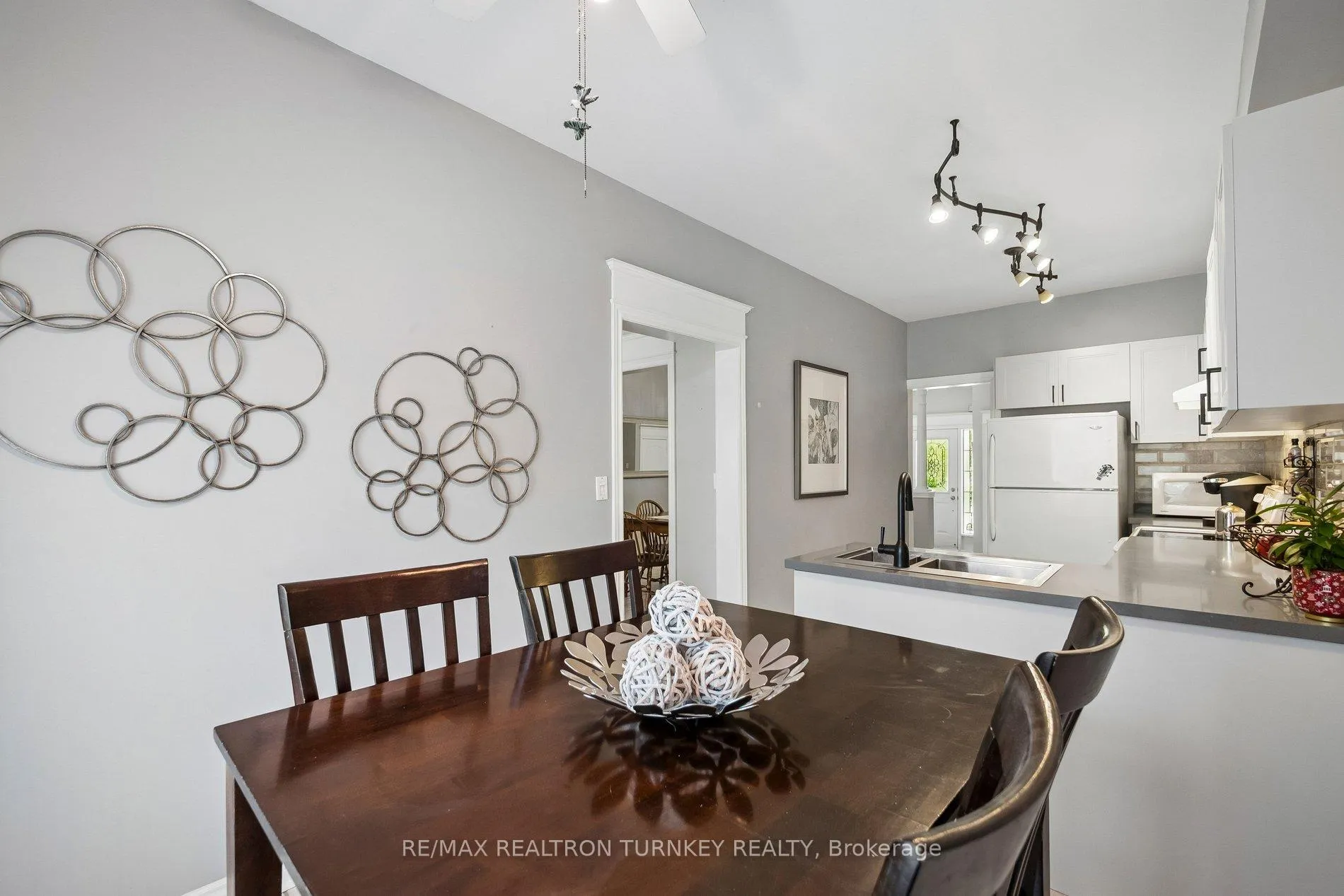 Photo 22 of 142 Denise Circle, Newmarket, Summerhill Estates — HOMEH