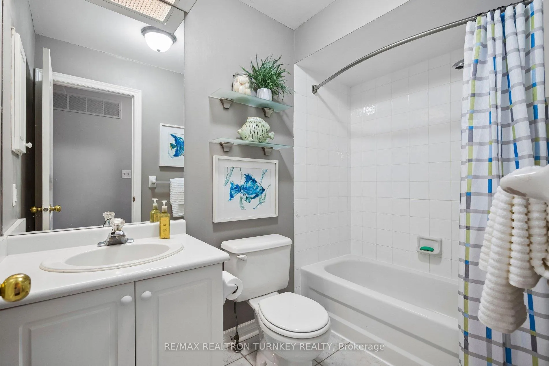 Photo 32 of 142 Denise Circle, Newmarket, Summerhill Estates — HOMEH