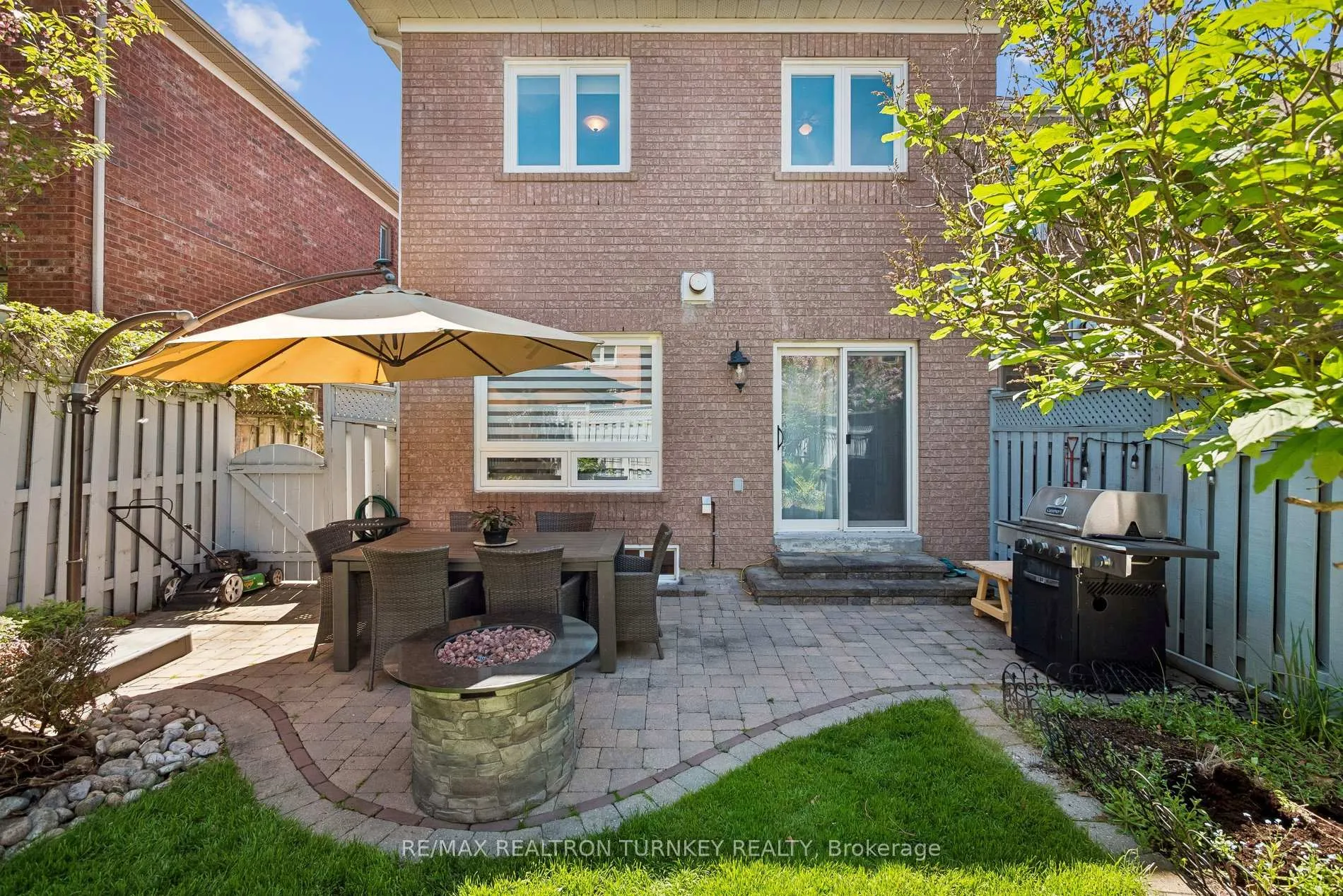 Photo 41 of 142 Denise Circle, Newmarket, Summerhill Estates — HOMEH