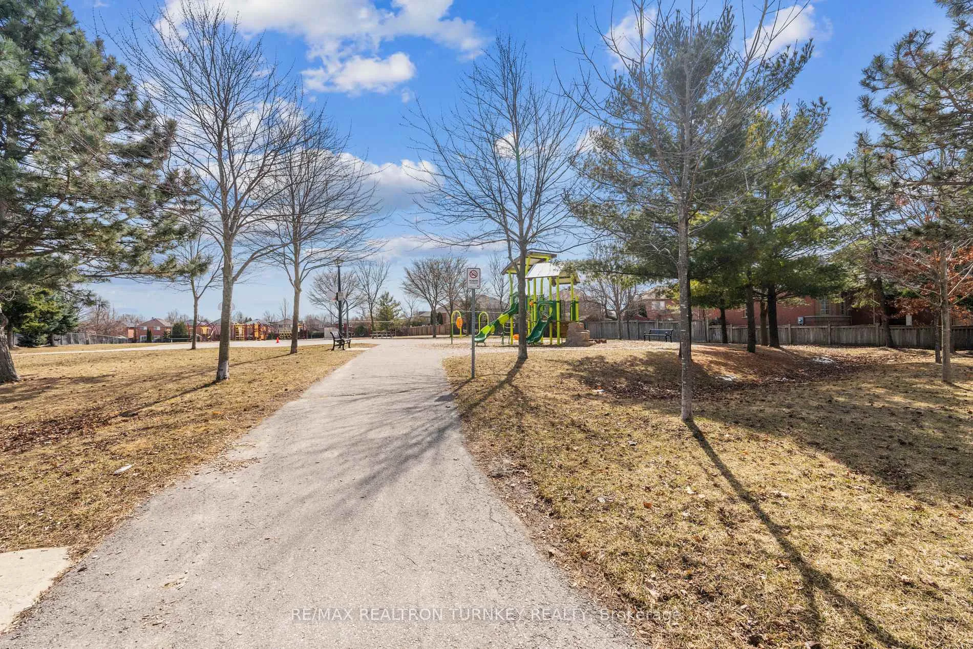 Photo 48 of 142 Denise Circle, Newmarket, Summerhill Estates — HOMEH