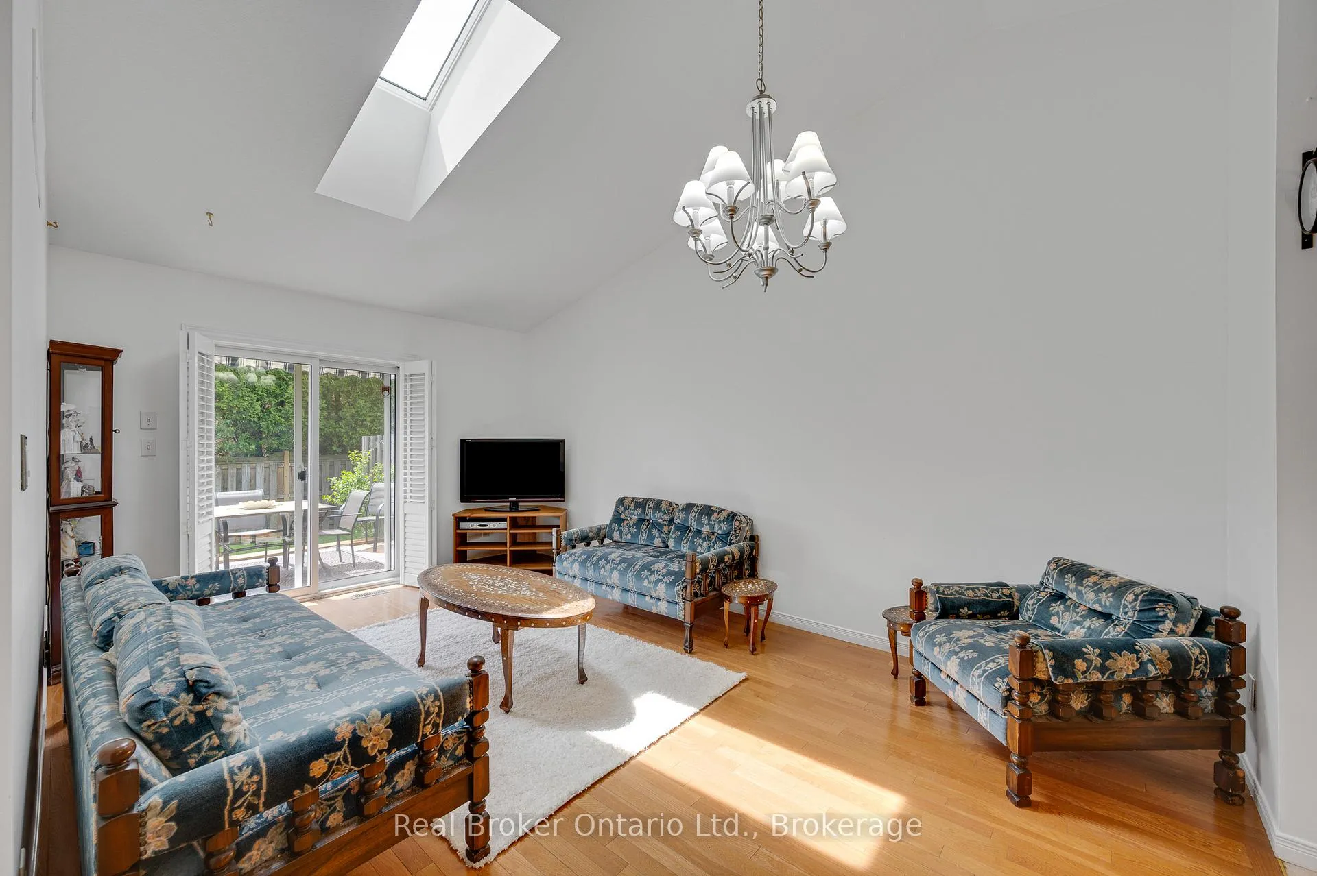 Photo 5 of Unit 17, 751 Rymal Road W, Hamilton, Carpenter — HOMEH