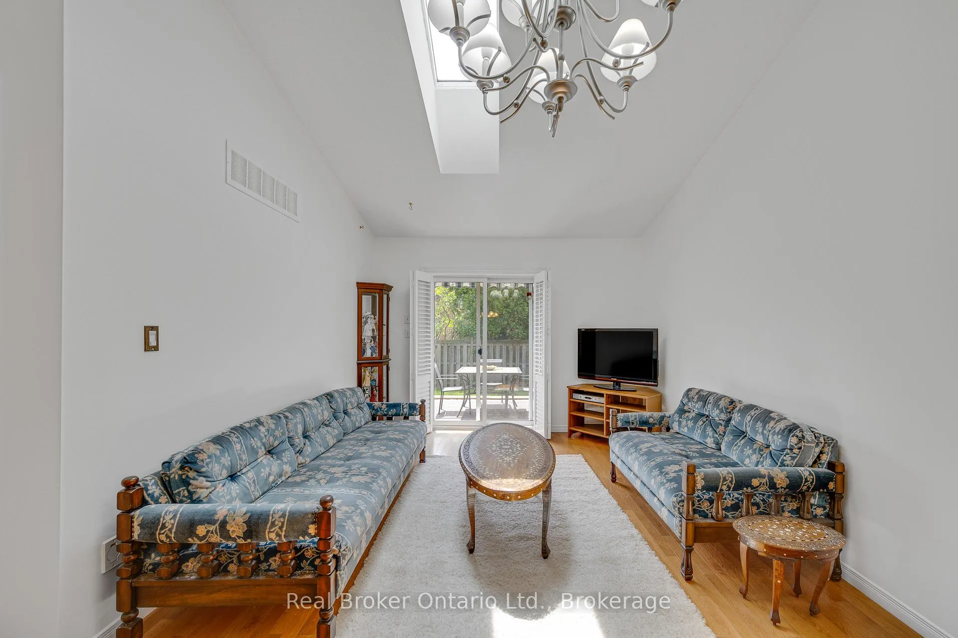 Photo 6 of Unit 17, 751 Rymal Road W, Hamilton, Carpenter — HOMEH
