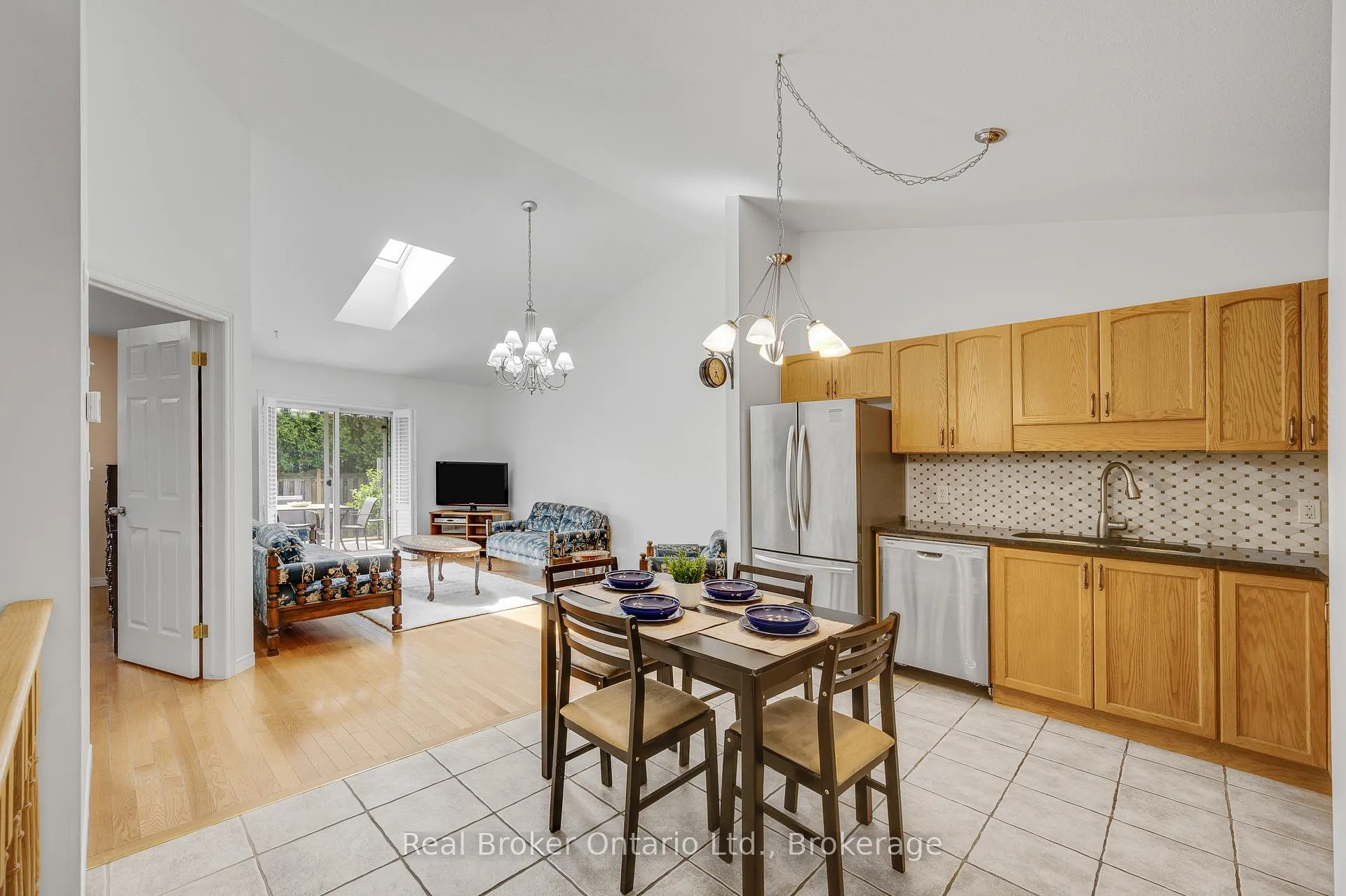 Photo 8 of Unit 17, 751 Rymal Road W, Hamilton, Carpenter — HOMEH