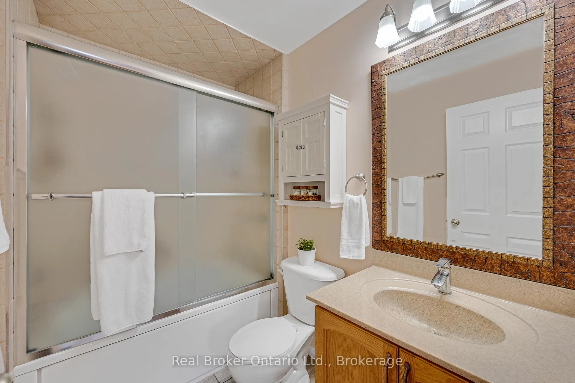 Photo 12 of Unit 17, 751 Rymal Road W, Hamilton, Carpenter — HOMEH