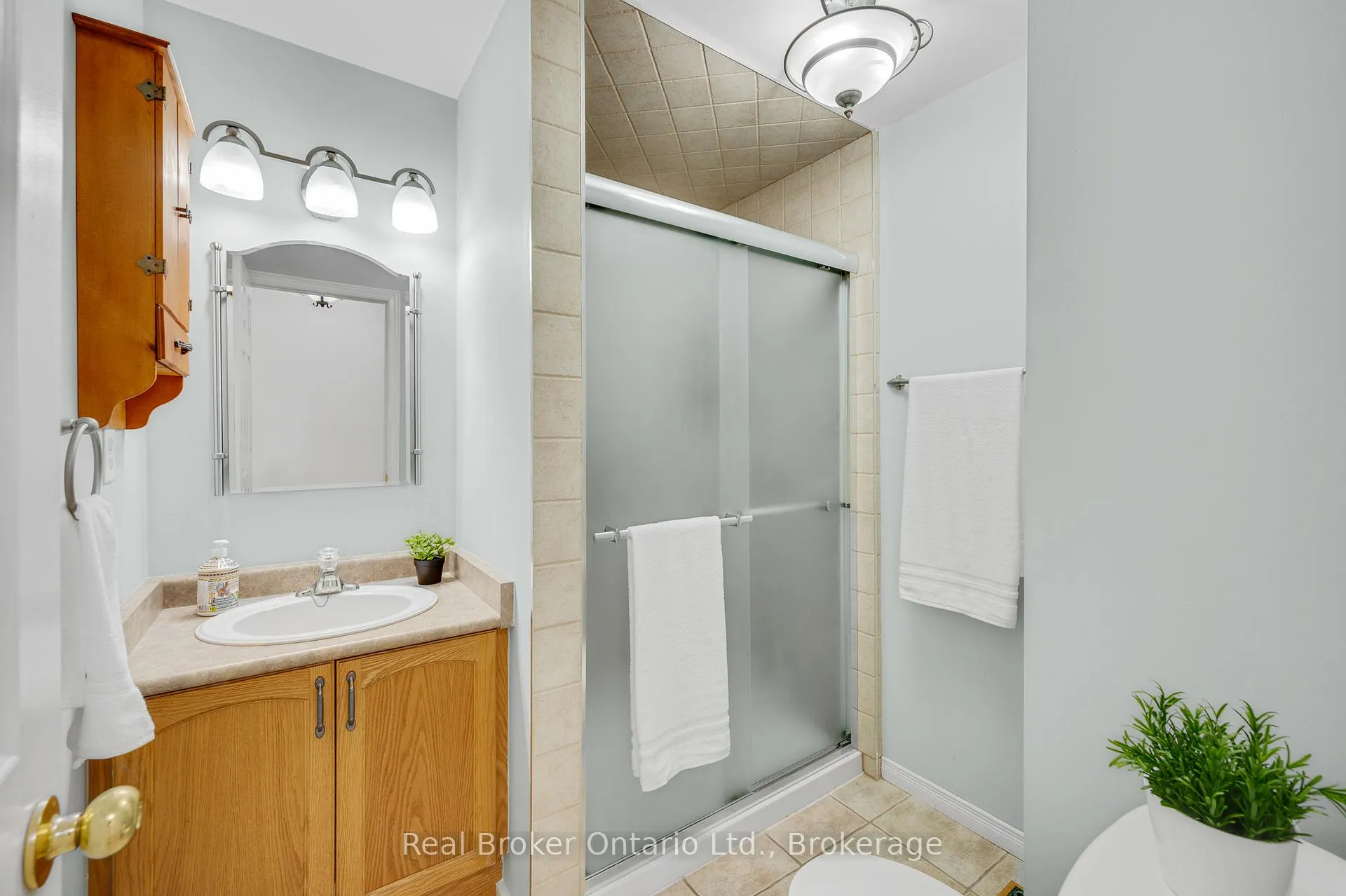 Photo 16 of Unit 17, 751 Rymal Road W, Hamilton, Carpenter — HOMEH