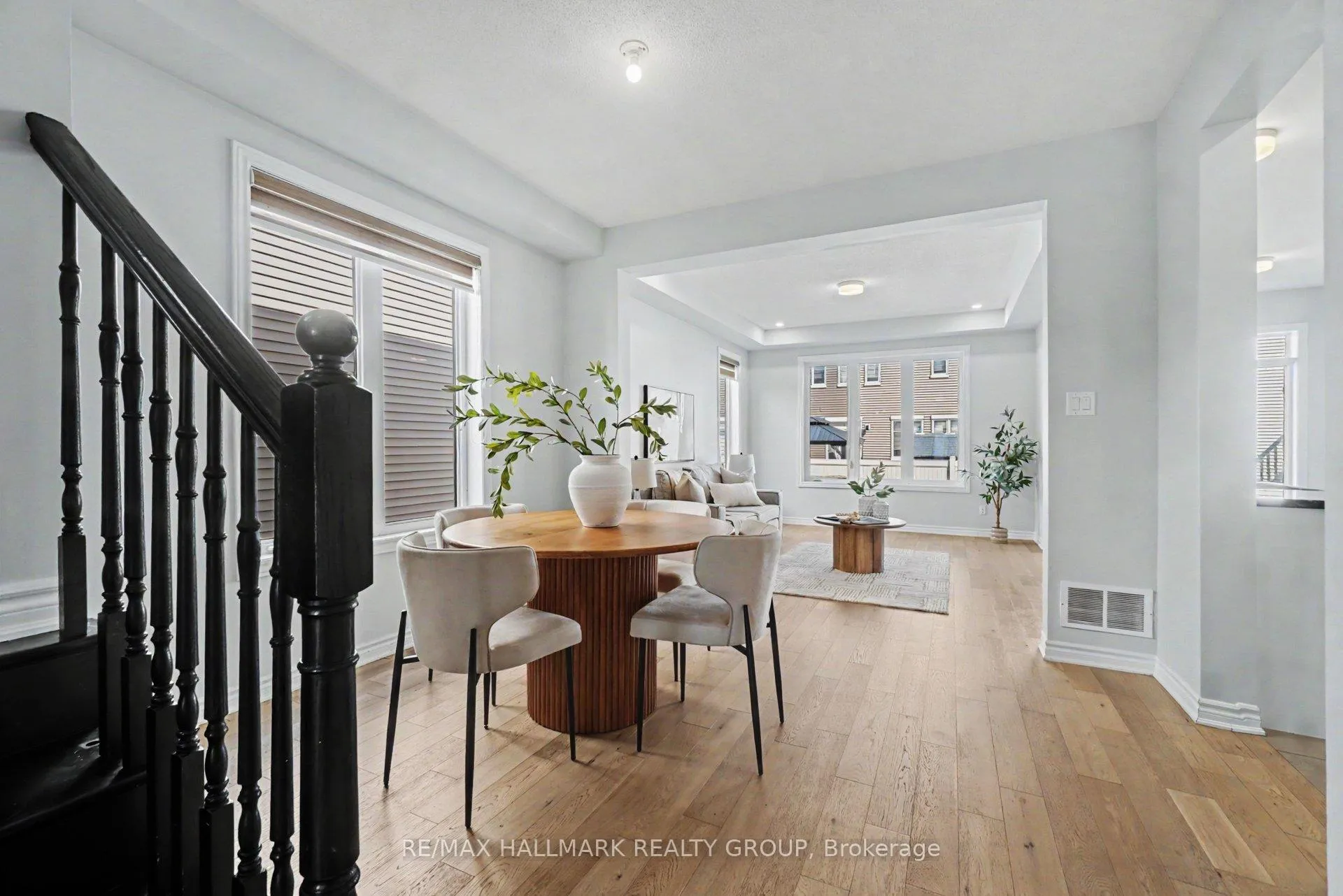 Photo 5 of 513 Catleaf Row, Ottawa, Avalon West — HOMEH