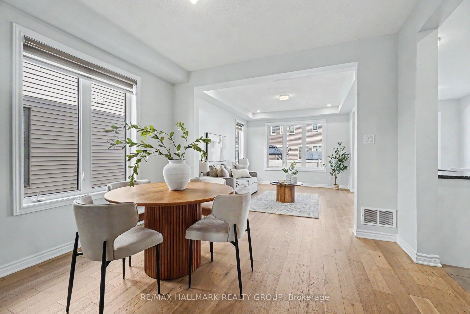 Photo 6 of 513 Catleaf Row, Ottawa, Avalon West — HOMEH