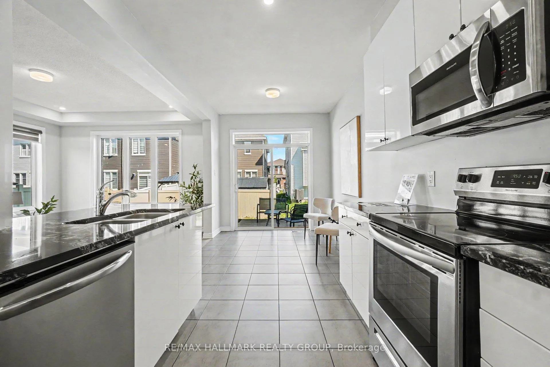 Photo 13 of 513 Catleaf Row, Ottawa, Avalon West — HOMEH