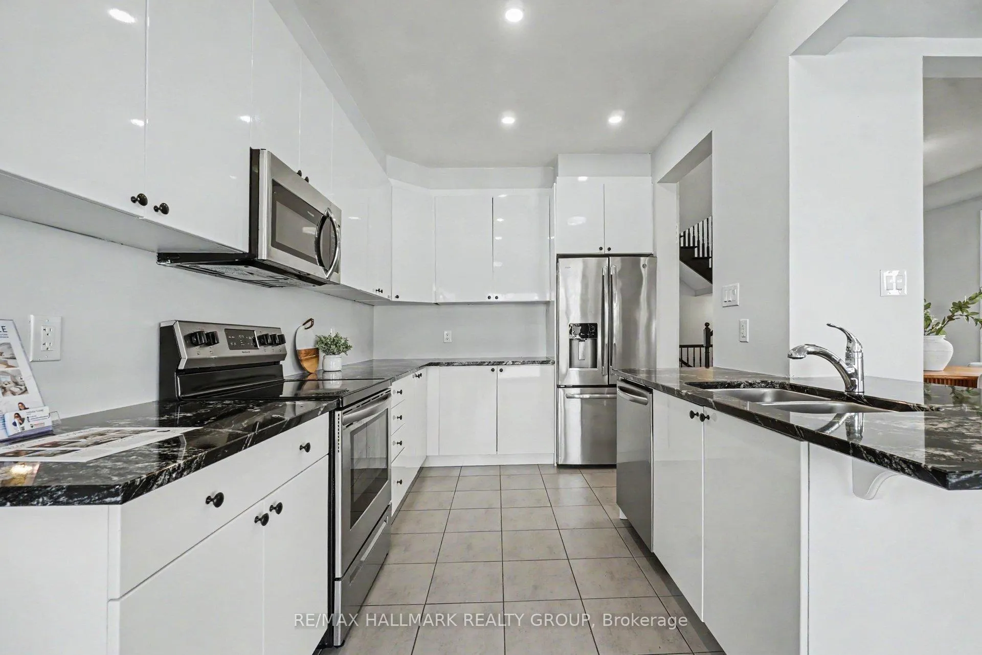Photo 14 of 513 Catleaf Row, Ottawa, Avalon West — HOMEH