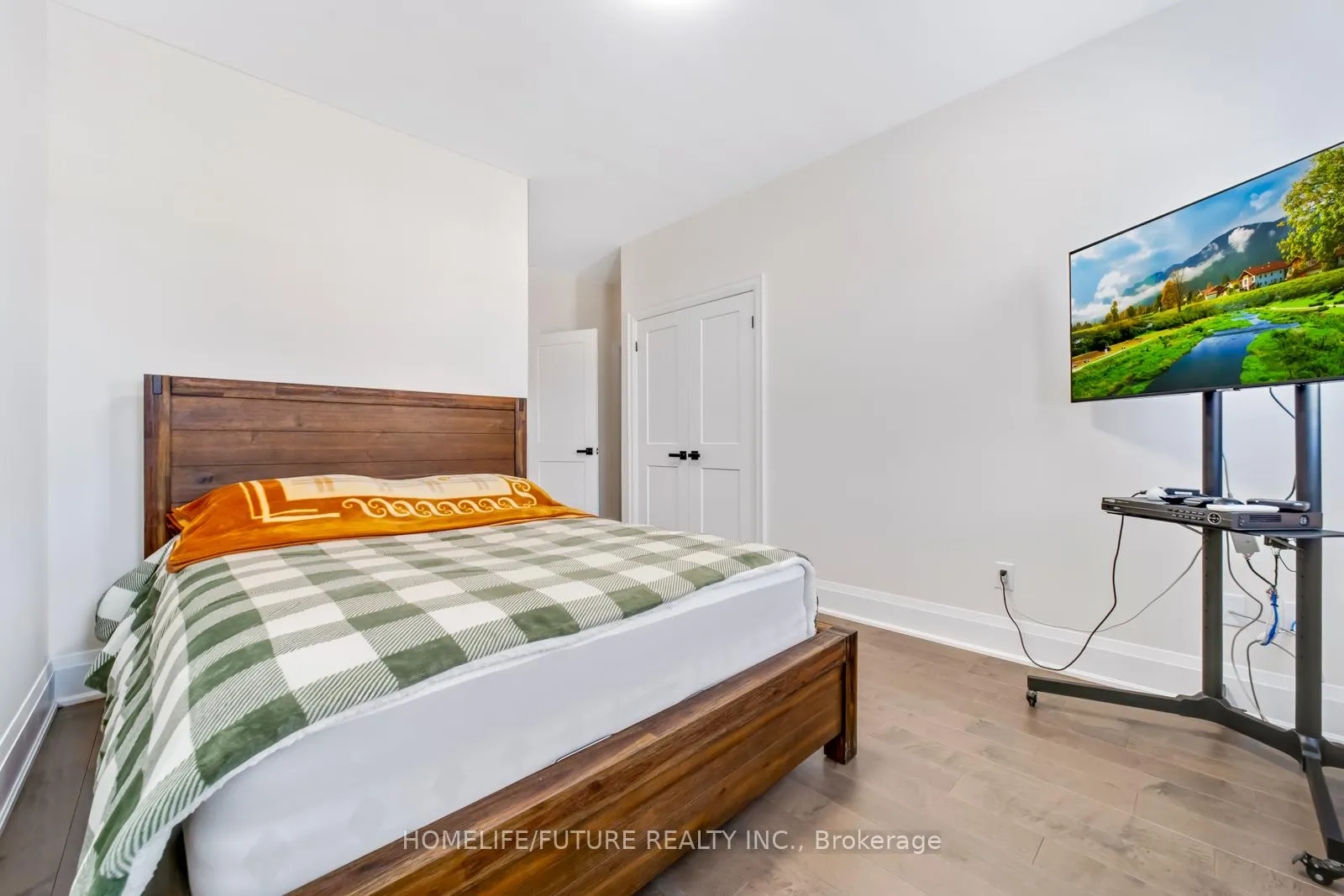 Photo 32 of 14 Nigh Drive, Markham, Middlefield — HOMEH