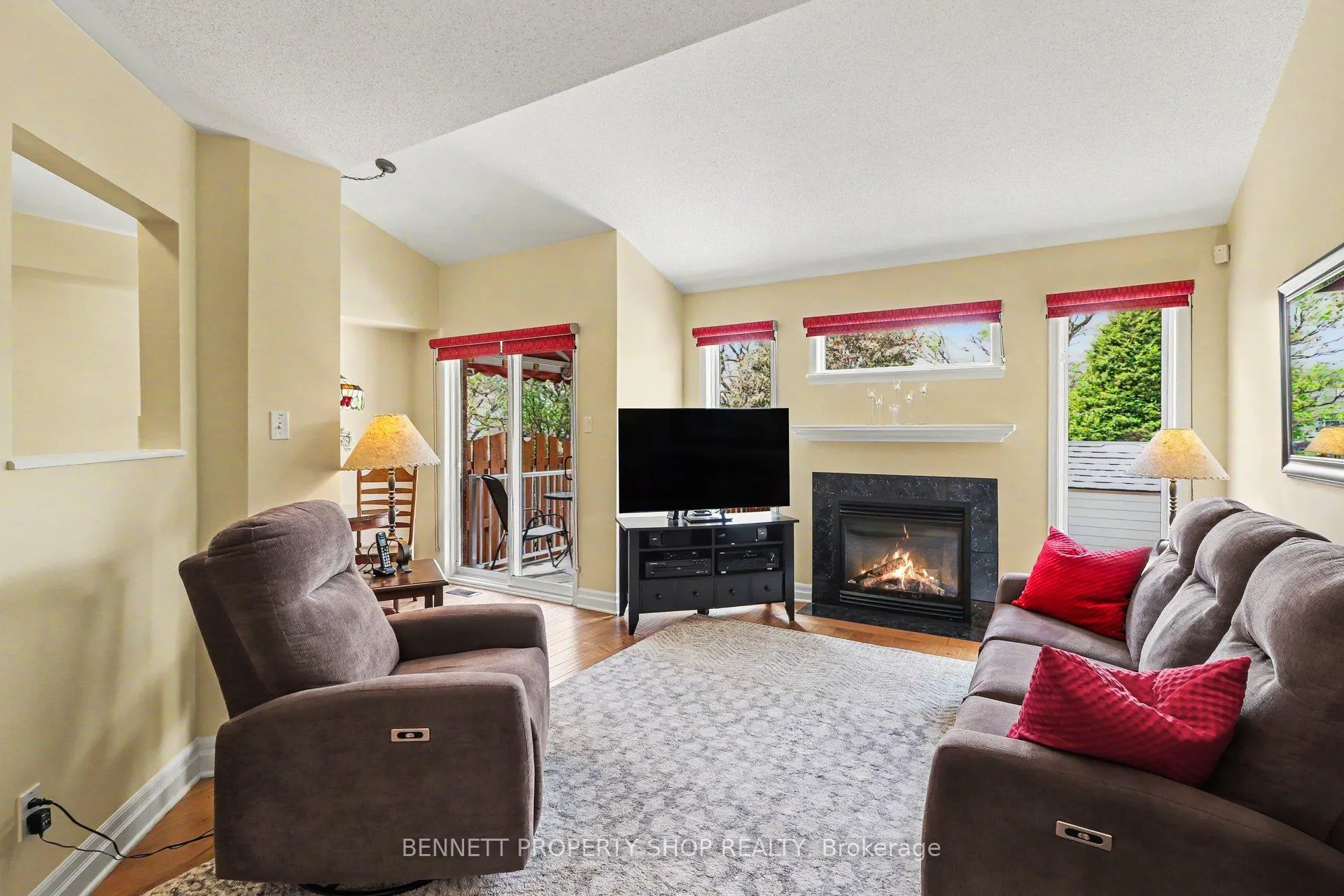 Photo 6 of 909 Goose River Avenue, Ottawa, Riverside South/Gloucester Glen — HOMEH