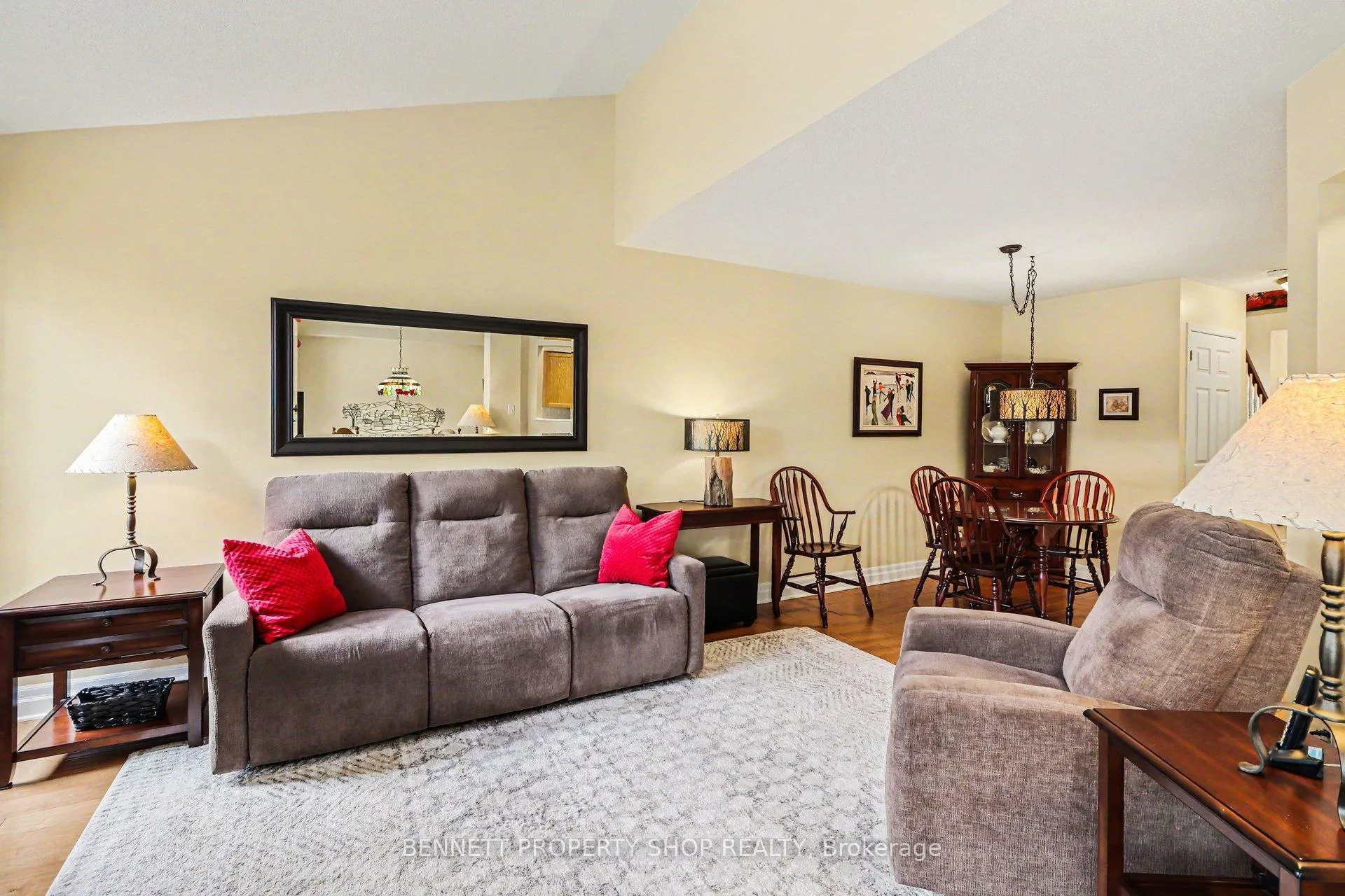 Photo 7 of 909 Goose River Avenue, Ottawa, Riverside South/Gloucester Glen — HOMEH
