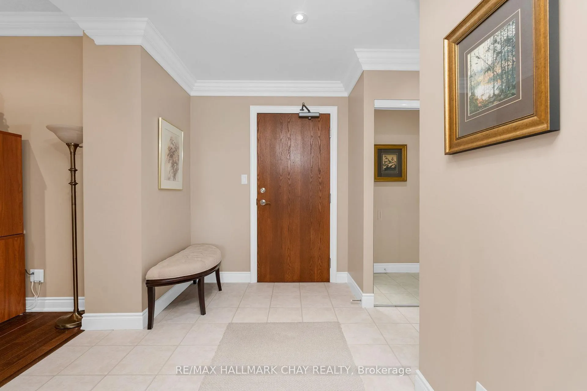 Photo 4 of Unit 410, 37 Ellen Street, Barrie, City Centre — HOMEH