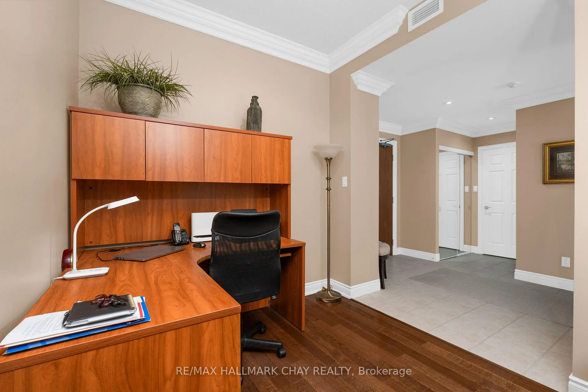 Photo 8 of Unit 410, 37 Ellen Street, Barrie, City Centre — HOMEH