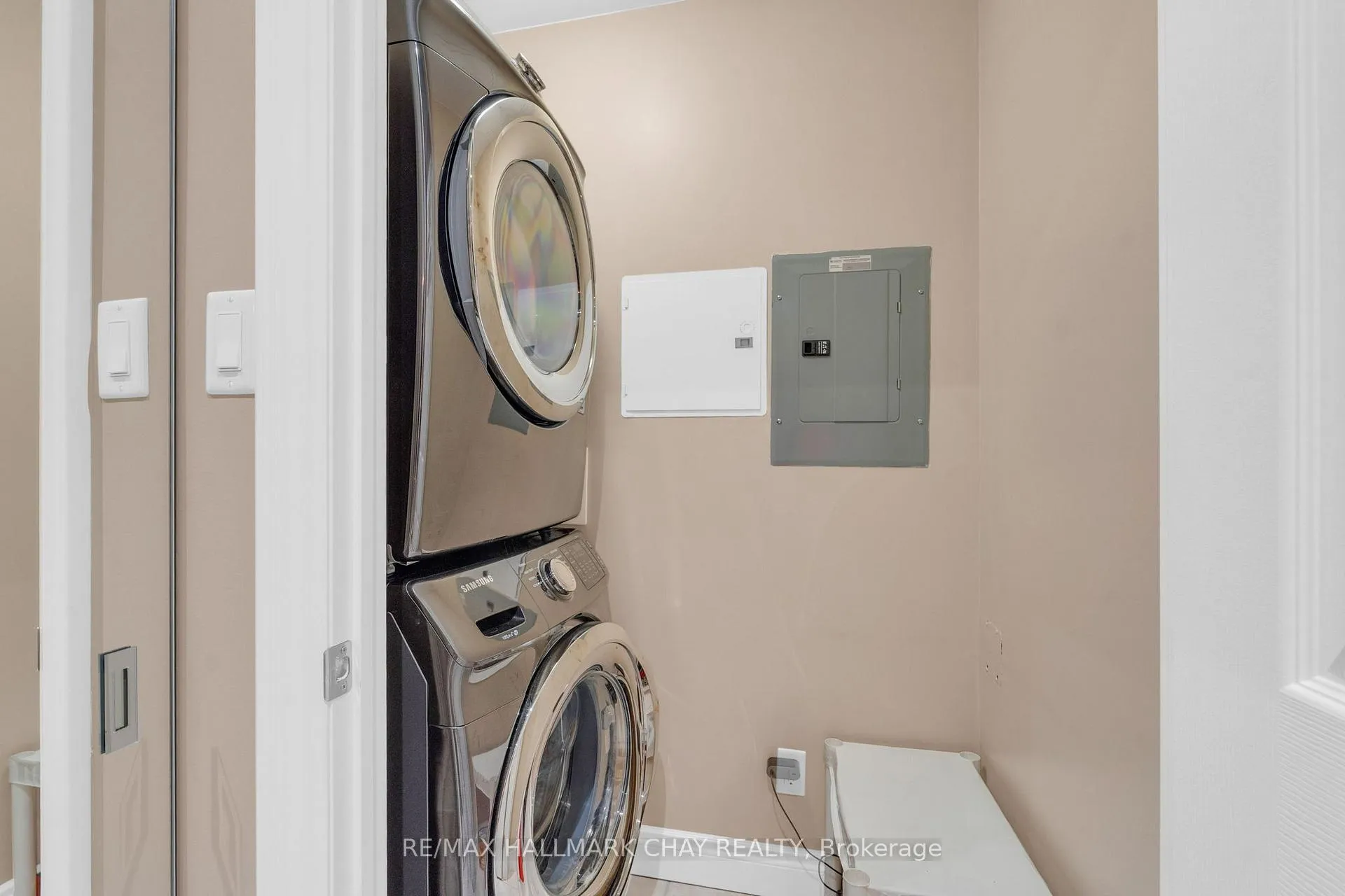 Photo 25 of Unit 410, 37 Ellen Street, Barrie, City Centre — HOMEH
