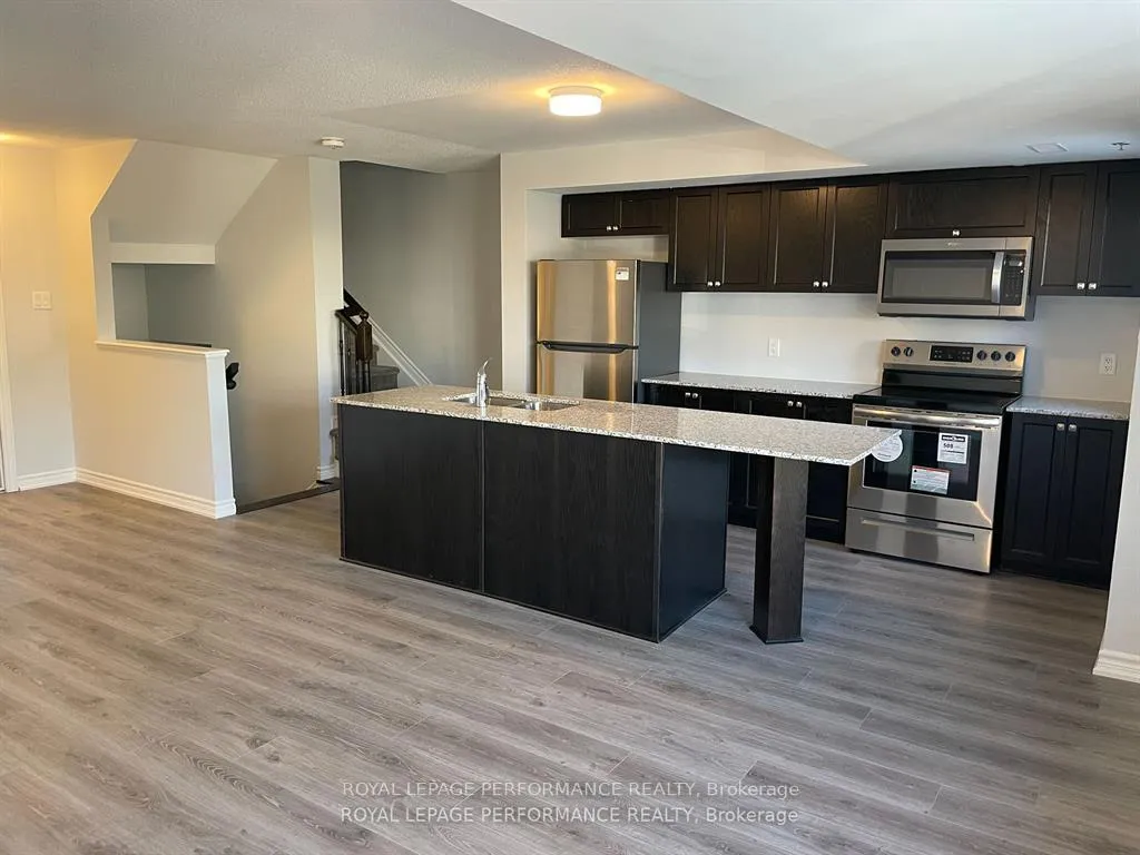 Photo 4 of 704 Kizis Private, Ottawa, CFB Rockcliffe and Area — HOMEH