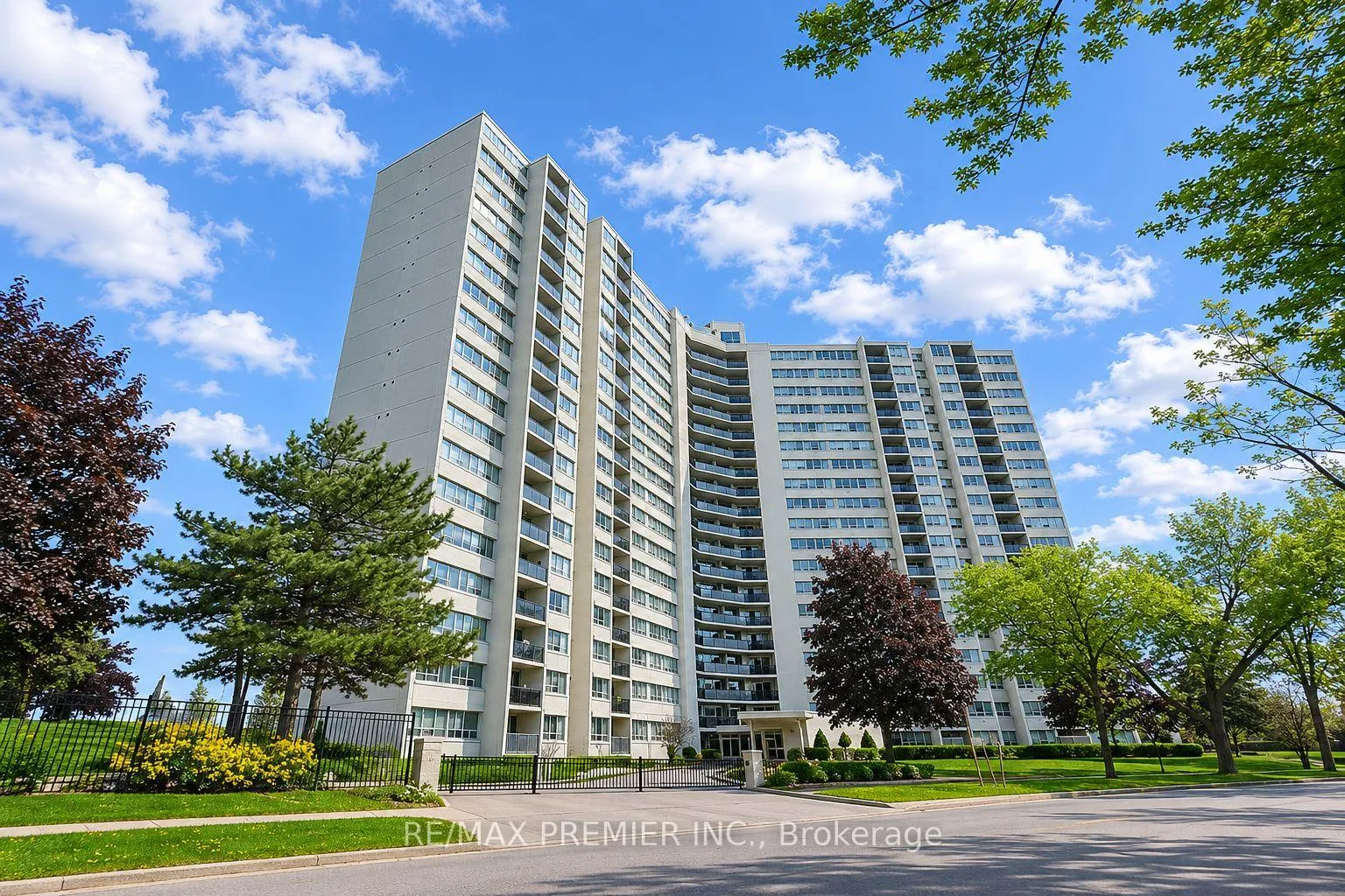 Front of Unit 406, 530 Lolita Gardens