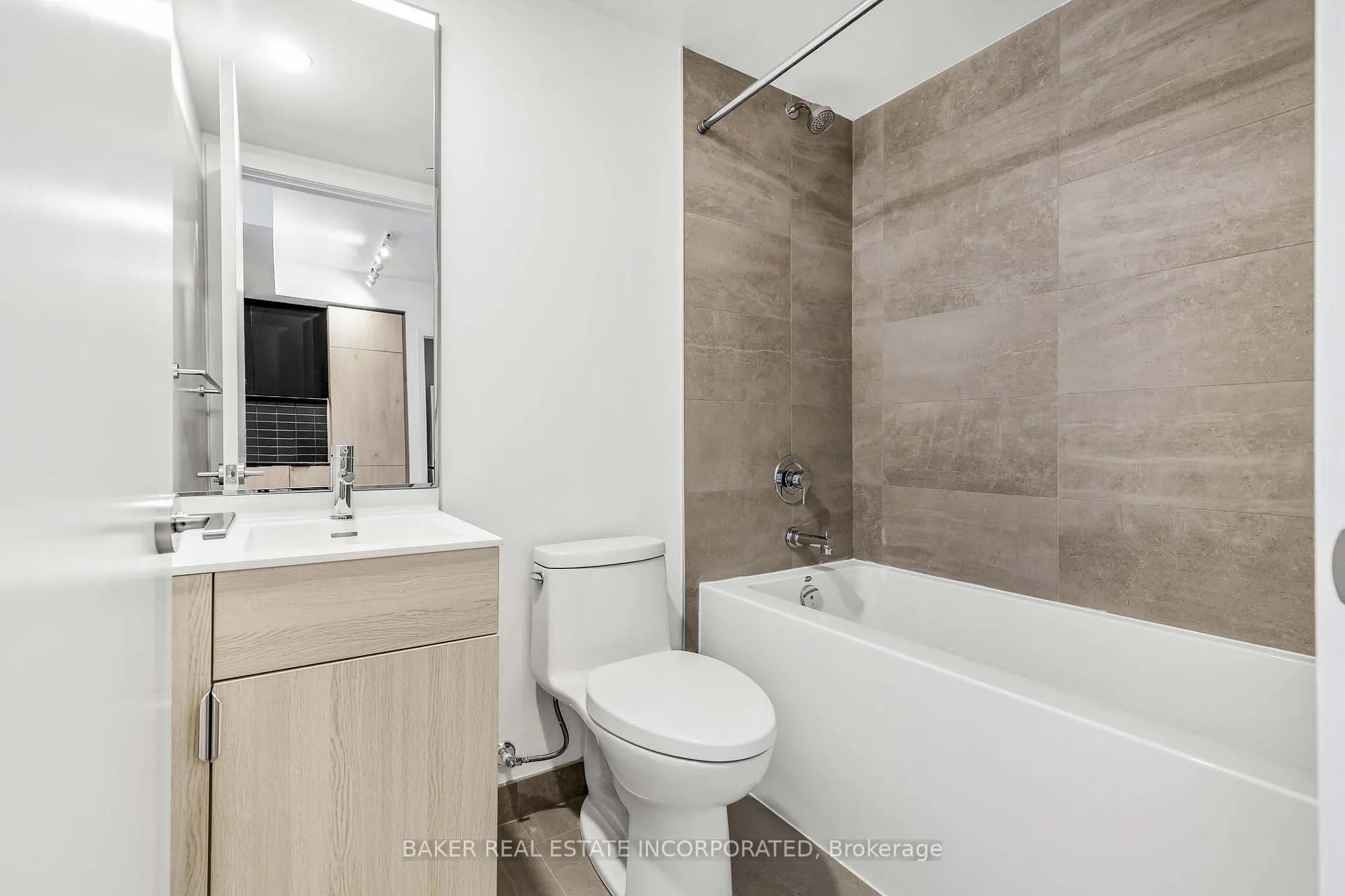 Photo 8 of Unit 928, 28 Eastern Avenue, Toronto, Moss Park — HOMEH