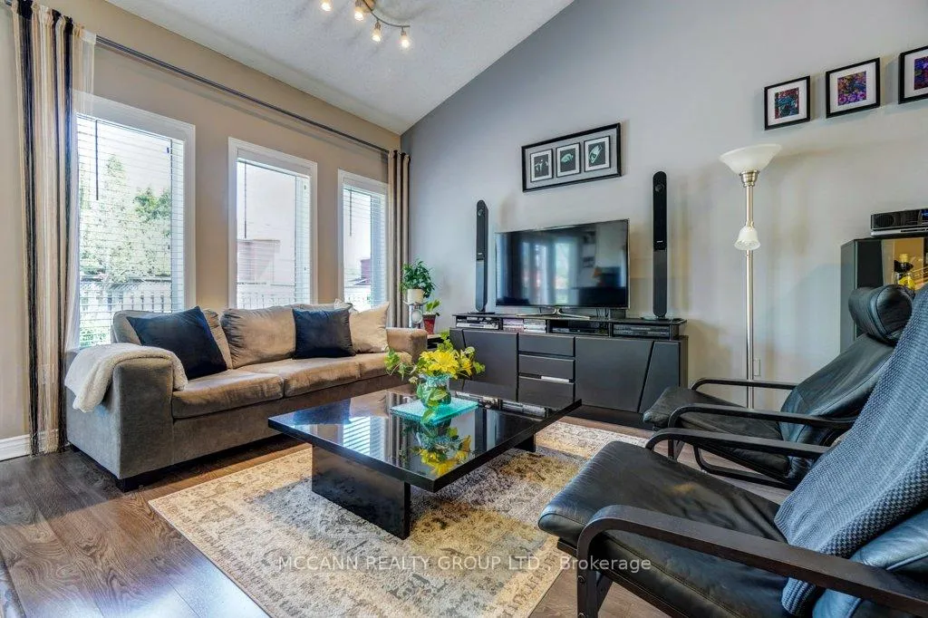 Photo 15 of 21 Fourth Avenue N, Uxbridge — HOMEH