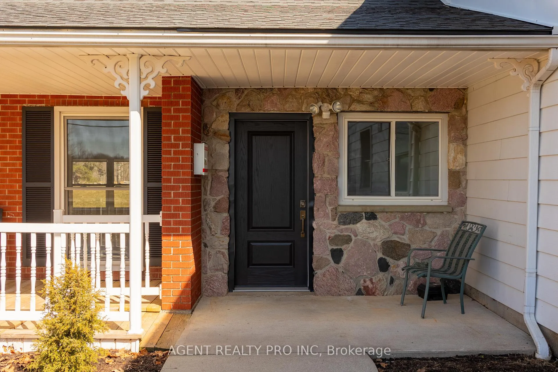 Photo 4 of 24264 Coldstream Road, Middlesex Centre, Rural Middlesex Centre — HOMEH