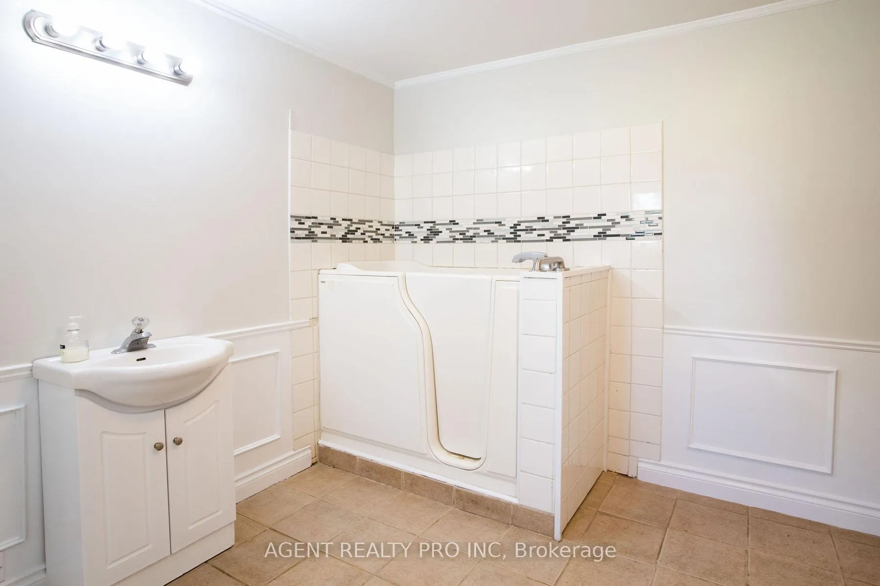 Photo 15 of 24264 Coldstream Road, Middlesex Centre, Rural Middlesex Centre — HOMEH