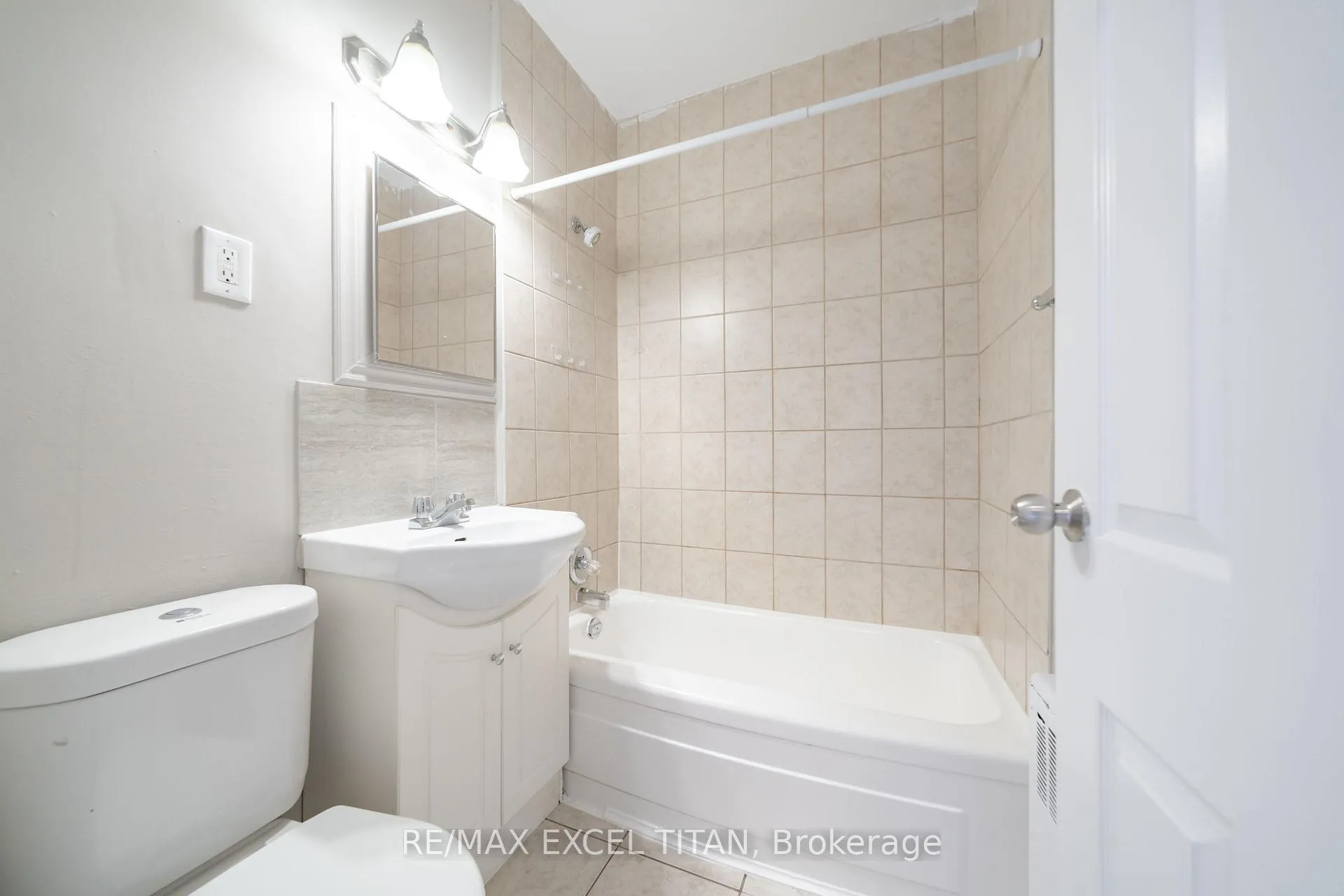 Photo 9 of Unit 738D, 468 Ottawa Street, Hamilton, Corktown — HOMEH