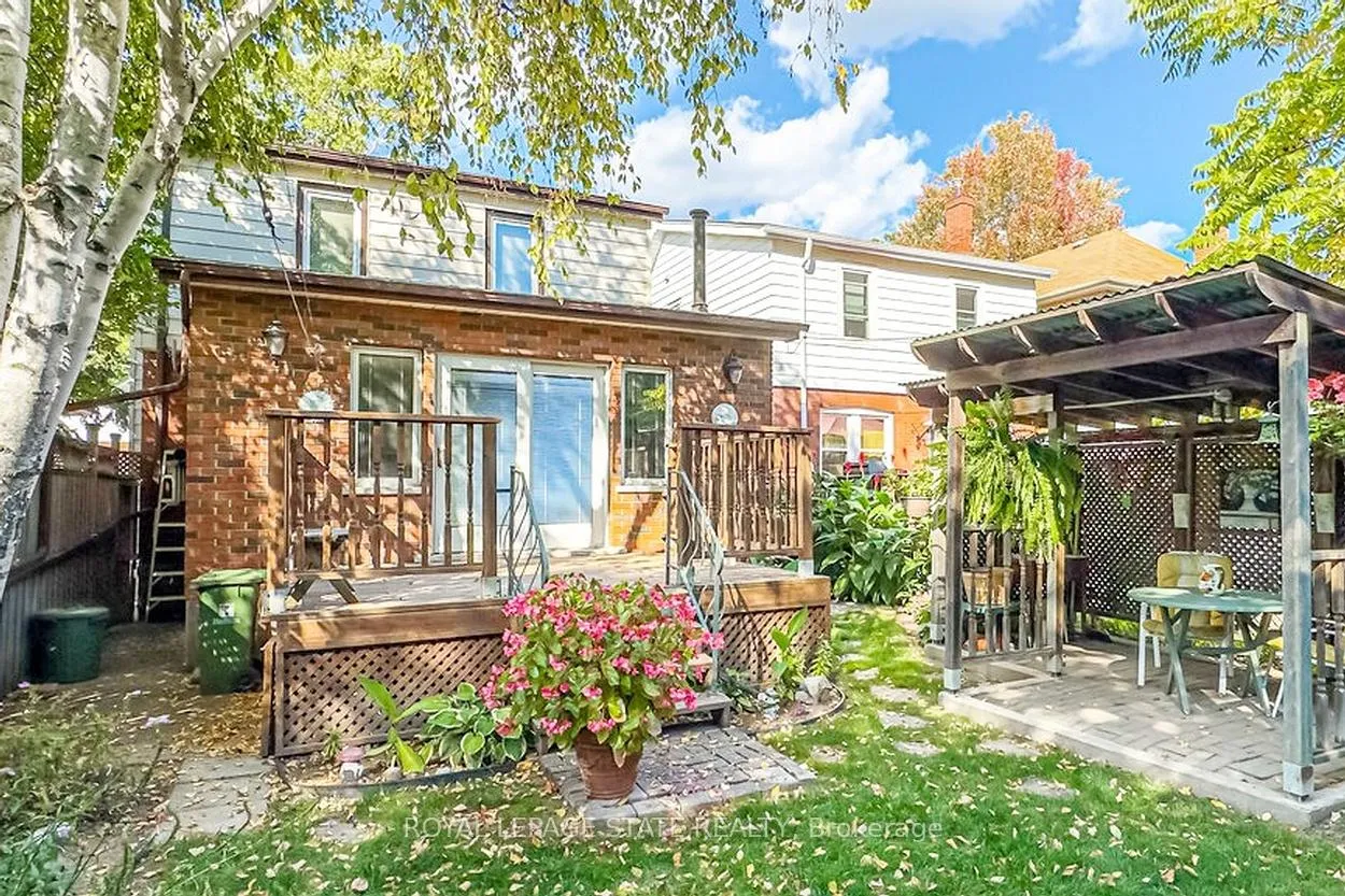 Photo 4 of 73 Barclay Street, Hamilton, Westdale — HOMEH
