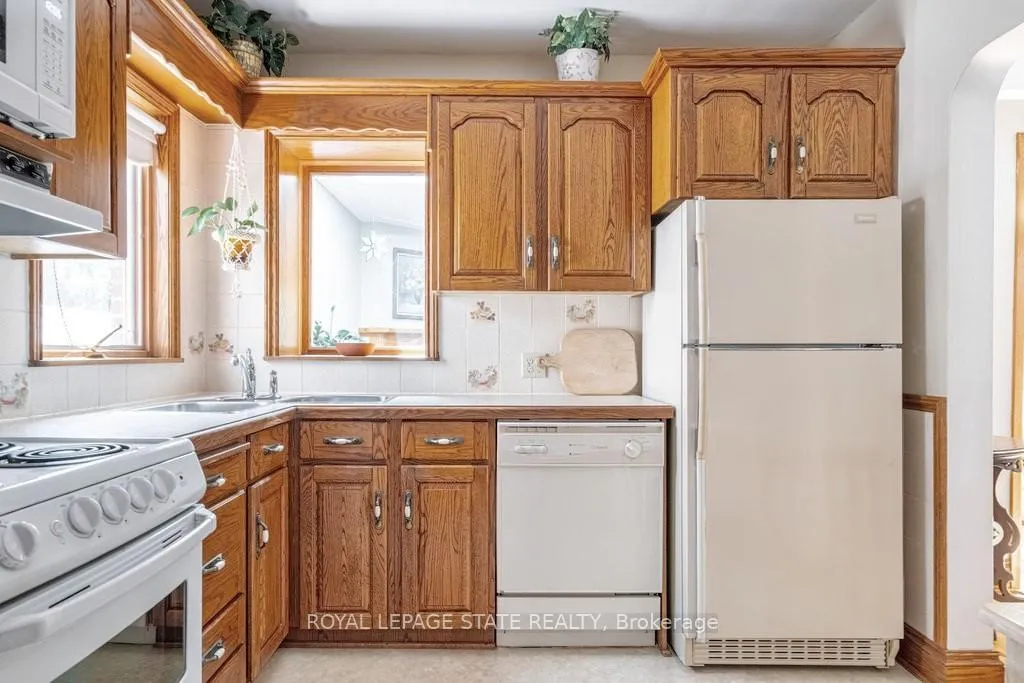 Photo 13 of 73 Barclay Street, Hamilton, Westdale — HOMEH