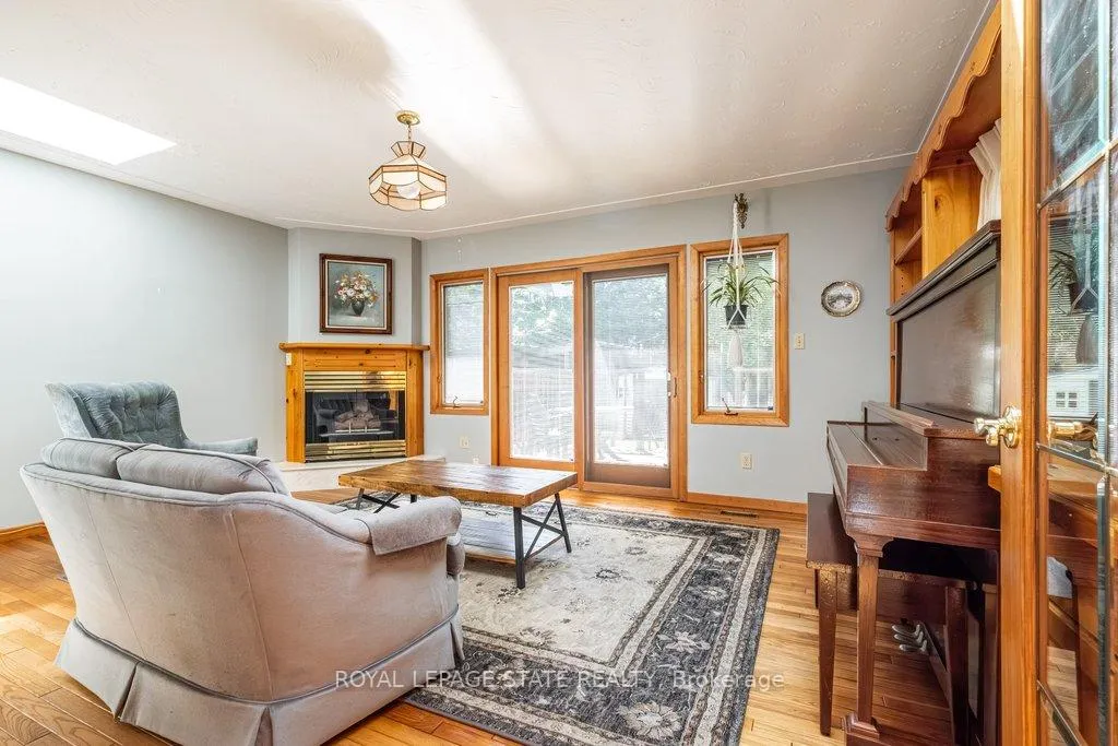 Photo 16 of 73 Barclay Street, Hamilton, Westdale — HOMEH