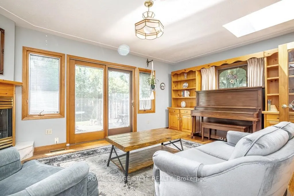 Photo 17 of 73 Barclay Street, Hamilton, Westdale — HOMEH