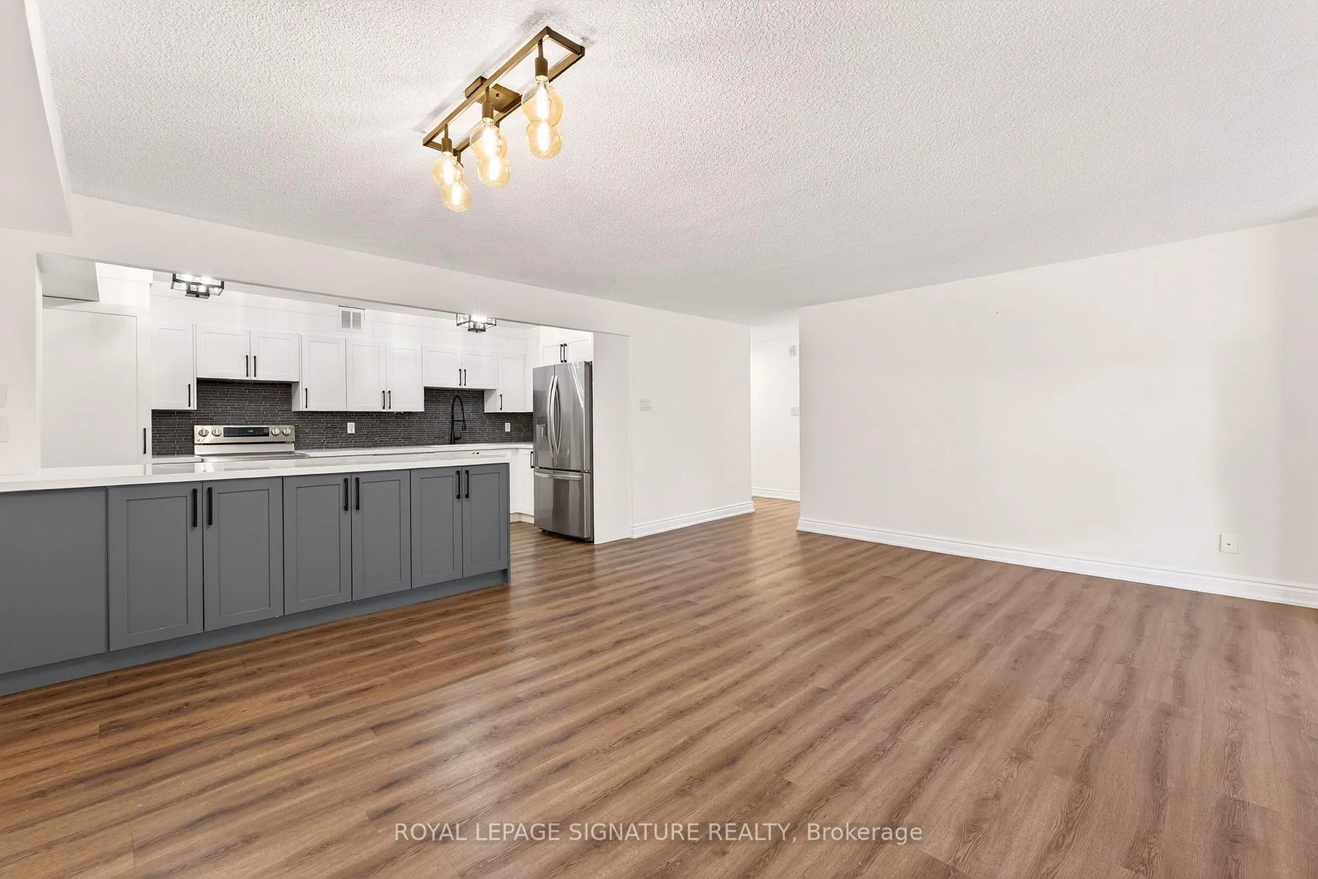 Photo 2 of Unit 309, 60 Inverlochy Boulevard, Markham, Royal Orchard — HOMEH