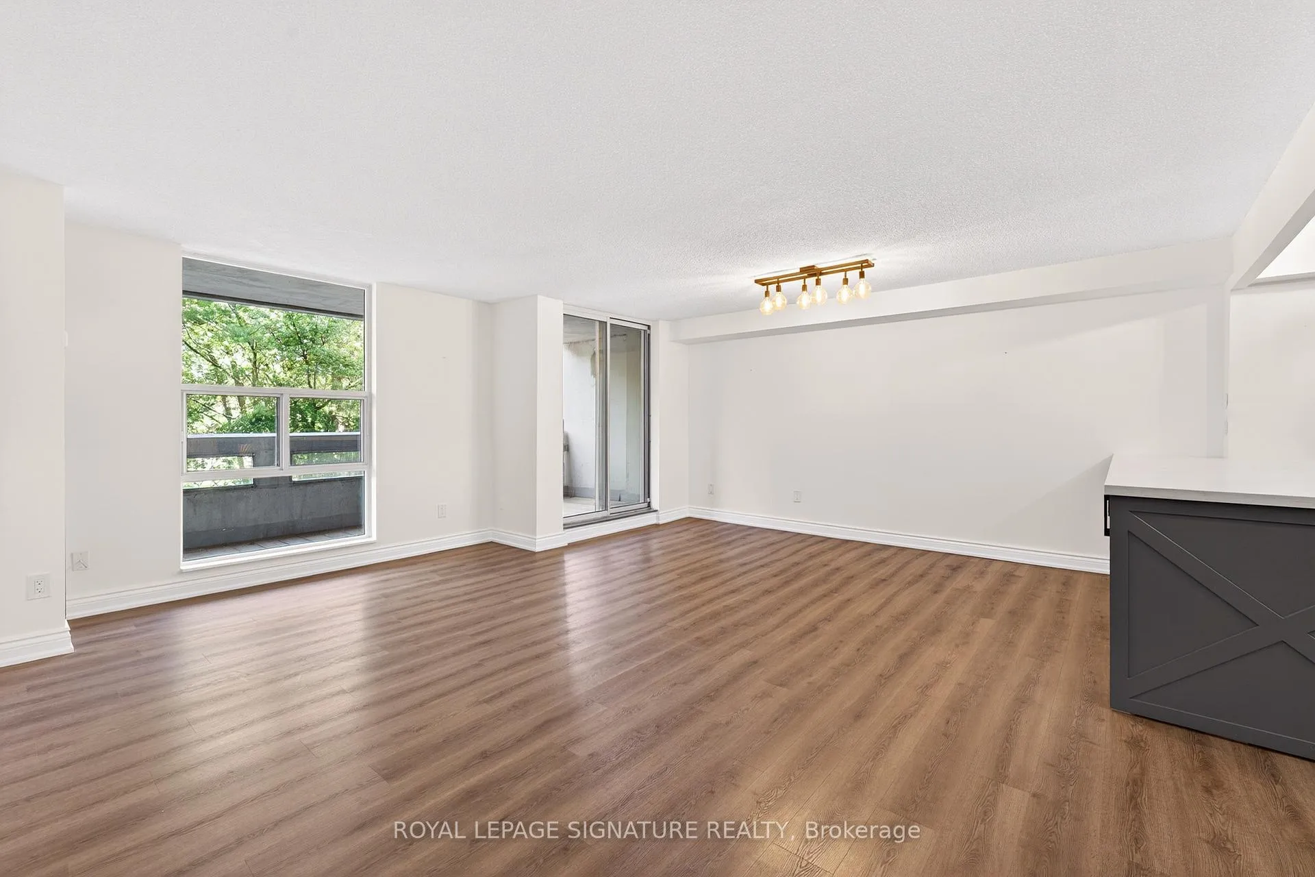 Photo 4 of Unit 309, 60 Inverlochy Boulevard, Markham, Royal Orchard — HOMEH