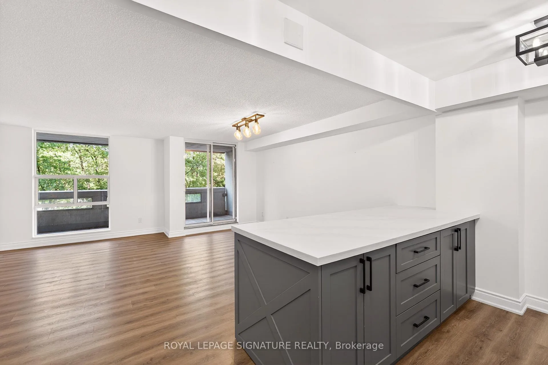 Photo 5 of Unit 309, 60 Inverlochy Boulevard, Markham, Royal Orchard — HOMEH
