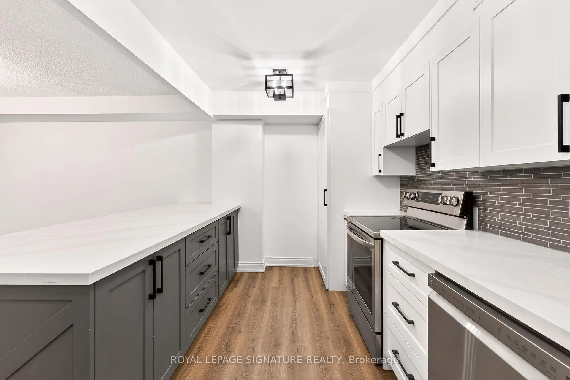 Photo 7 of Unit 309, 60 Inverlochy Boulevard, Markham, Royal Orchard — HOMEH