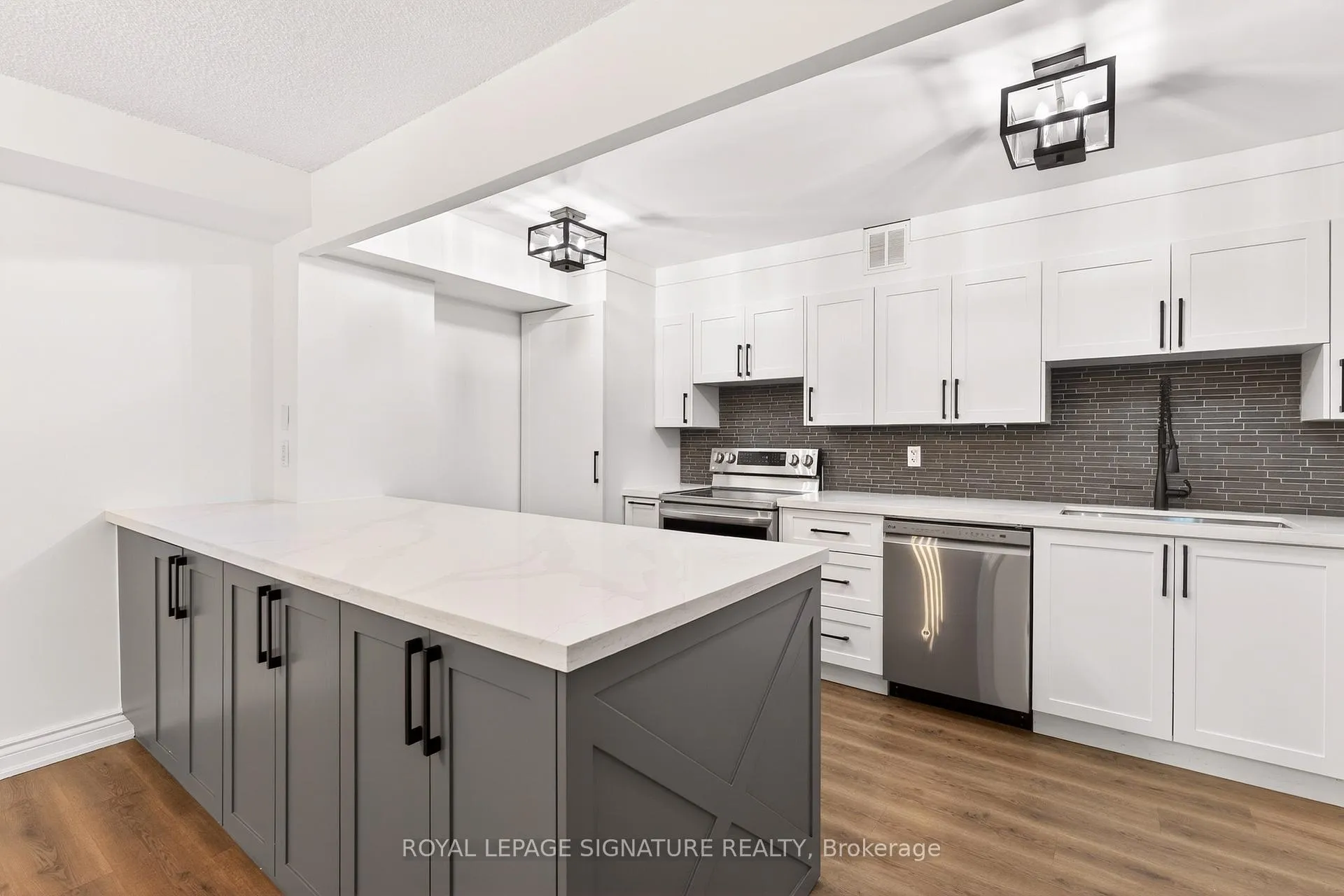 Photo 8 of Unit 309, 60 Inverlochy Boulevard, Markham, Royal Orchard — HOMEH