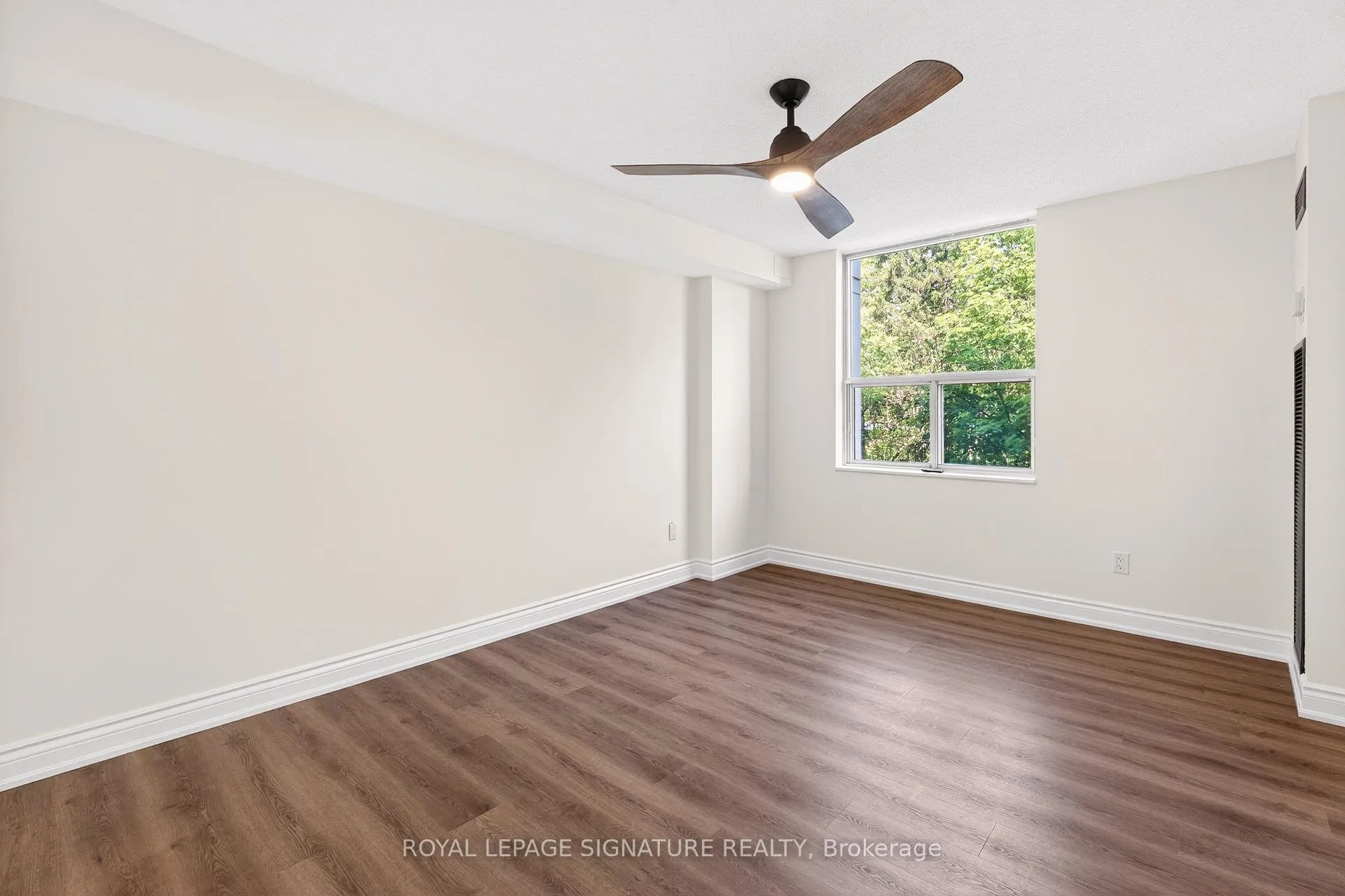 Photo 14 of Unit 309, 60 Inverlochy Boulevard, Markham, Royal Orchard — HOMEH