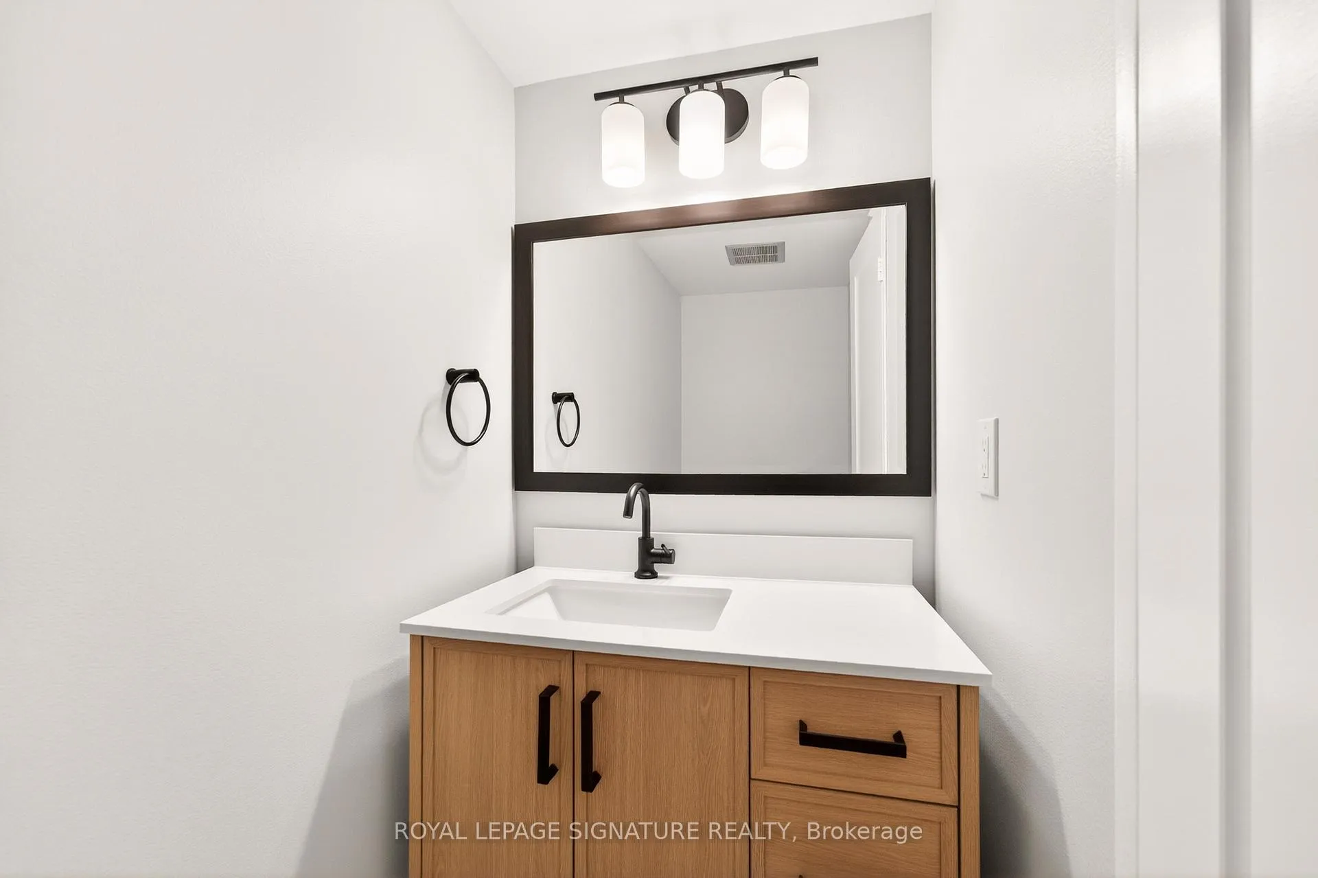 Photo 16 of Unit 309, 60 Inverlochy Boulevard, Markham, Royal Orchard — HOMEH