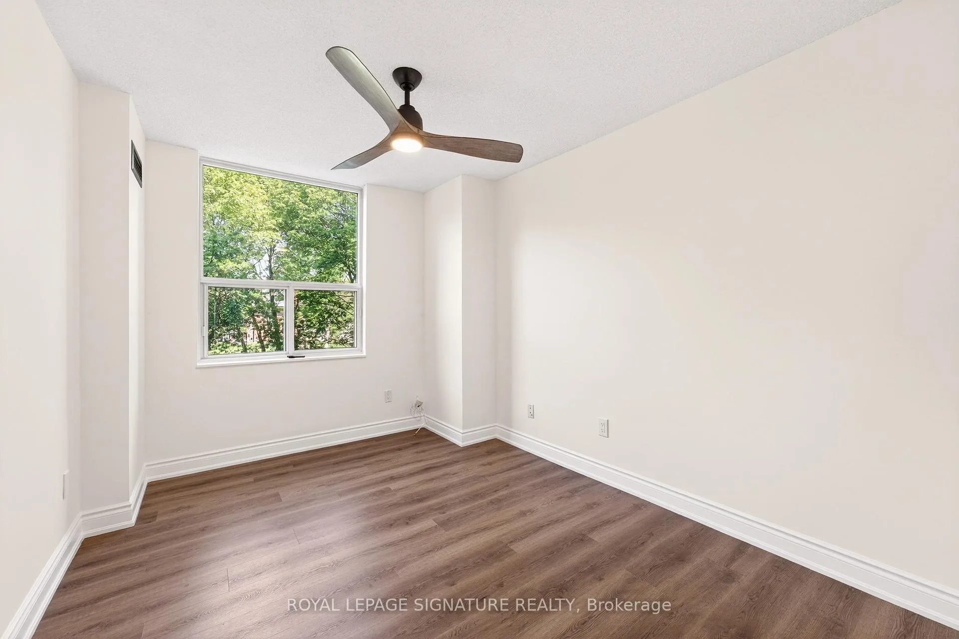 Photo 18 of Unit 309, 60 Inverlochy Boulevard, Markham, Royal Orchard — HOMEH