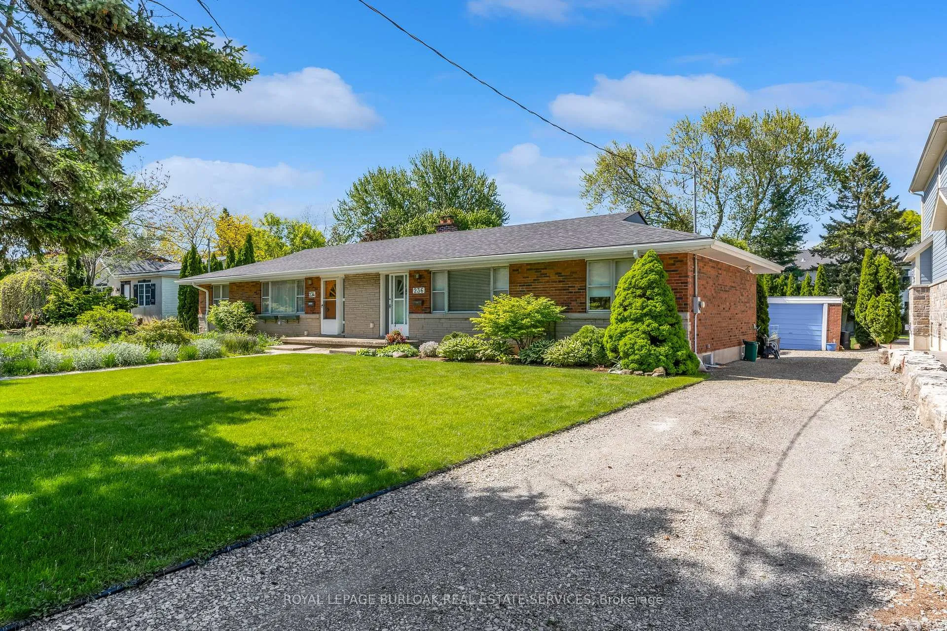 Photo 2 of 234-236 Pine Cove Road, Burlington, Roseland — HOMEH