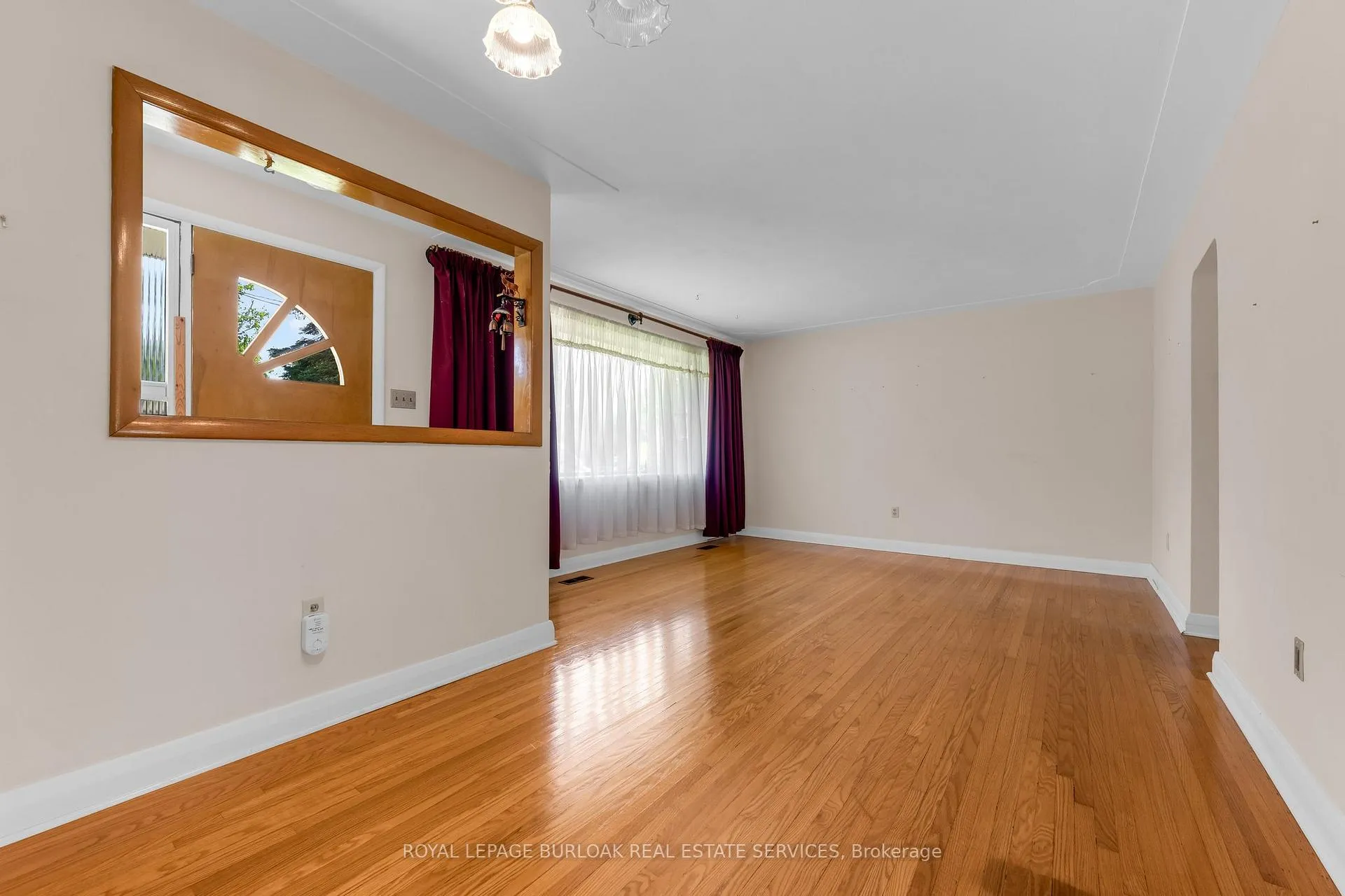 Photo 7 of 234-236 Pine Cove Road, Burlington, Roseland — HOMEH