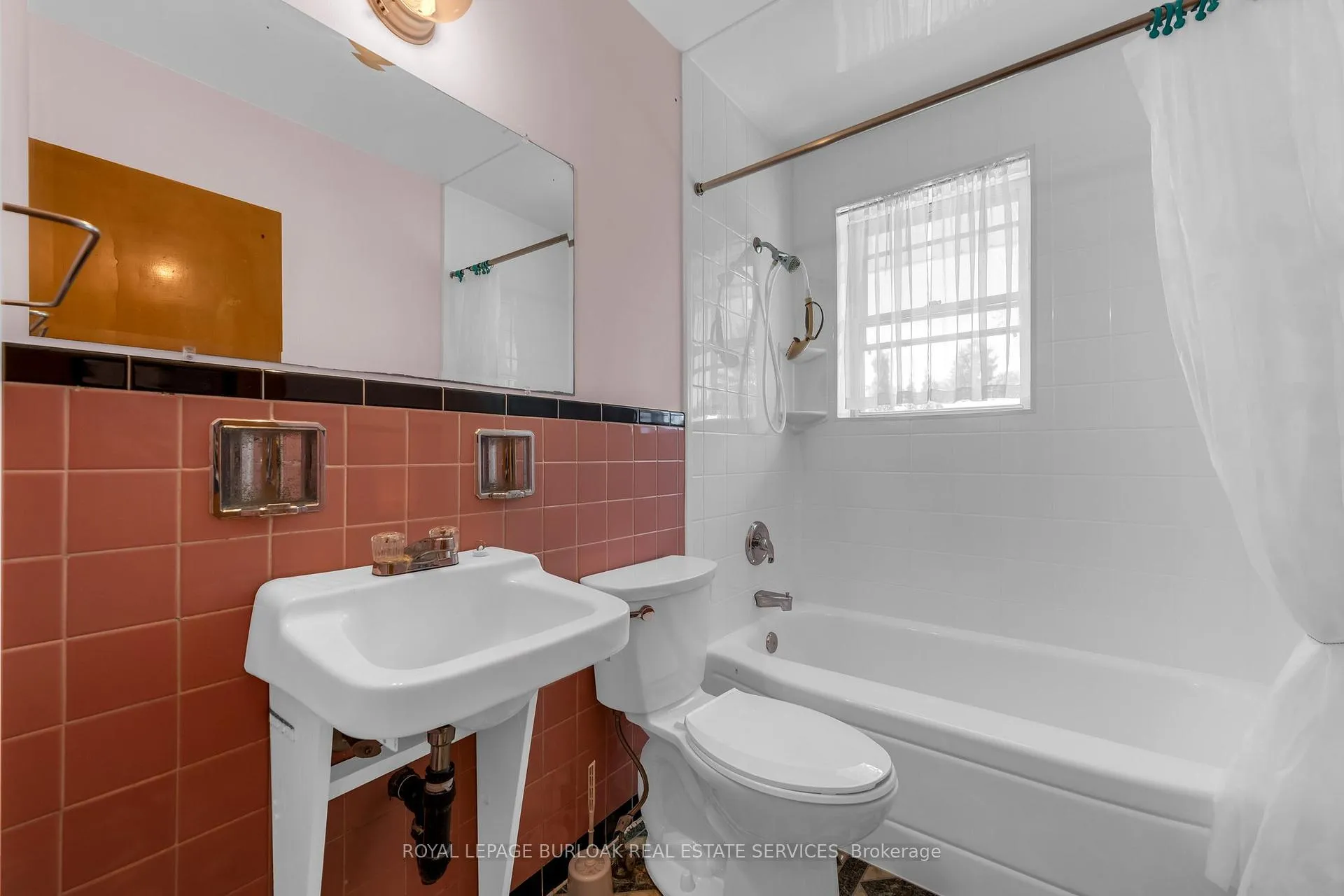 Photo 14 of 234-236 Pine Cove Road, Burlington, Roseland — HOMEH