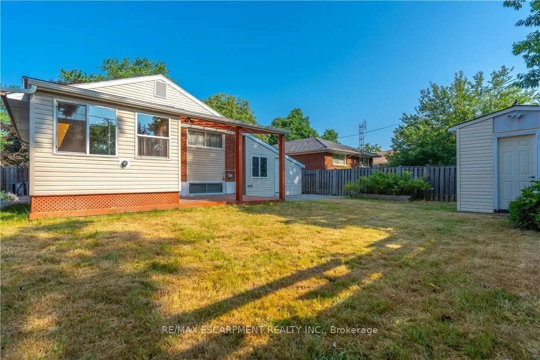 Photo 5 of Unit 1, 107 West 33rd Street, Hamilton, Westcliffe — HOMEH