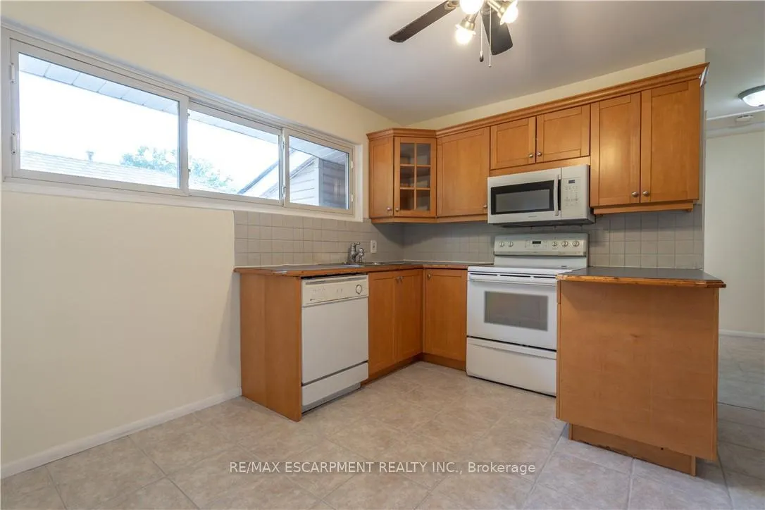 Photo 6 of Unit 1, 107 West 33rd Street, Hamilton, Westcliffe — HOMEH