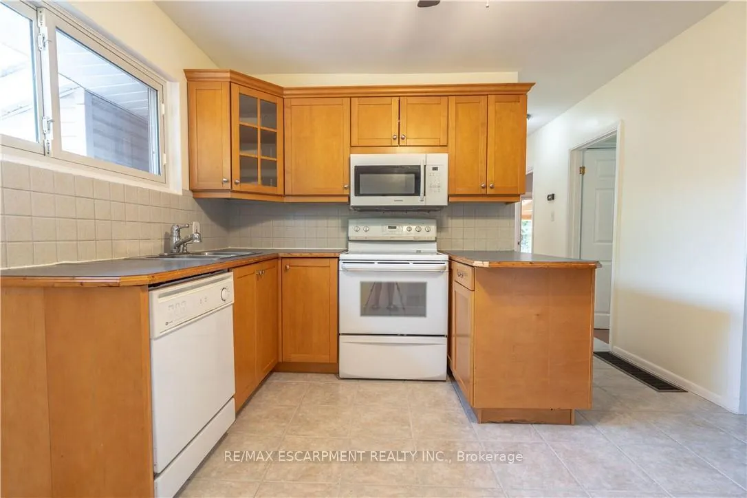 Photo 8 of Unit 1, 107 West 33rd Street, Hamilton, Westcliffe — HOMEH
