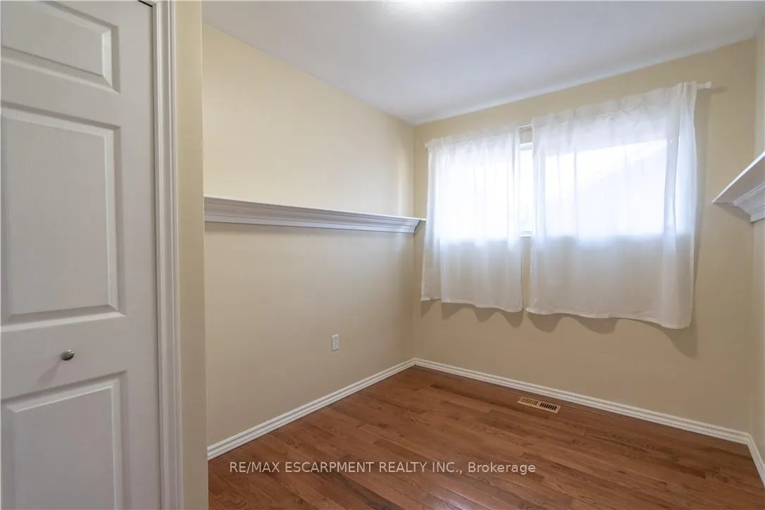 Photo 12 of Unit 1, 107 West 33rd Street, Hamilton, Westcliffe — HOMEH