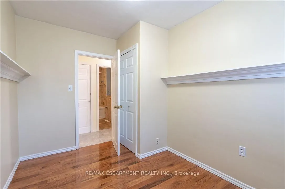 Photo 13 of Unit 1, 107 West 33rd Street, Hamilton, Westcliffe — HOMEH